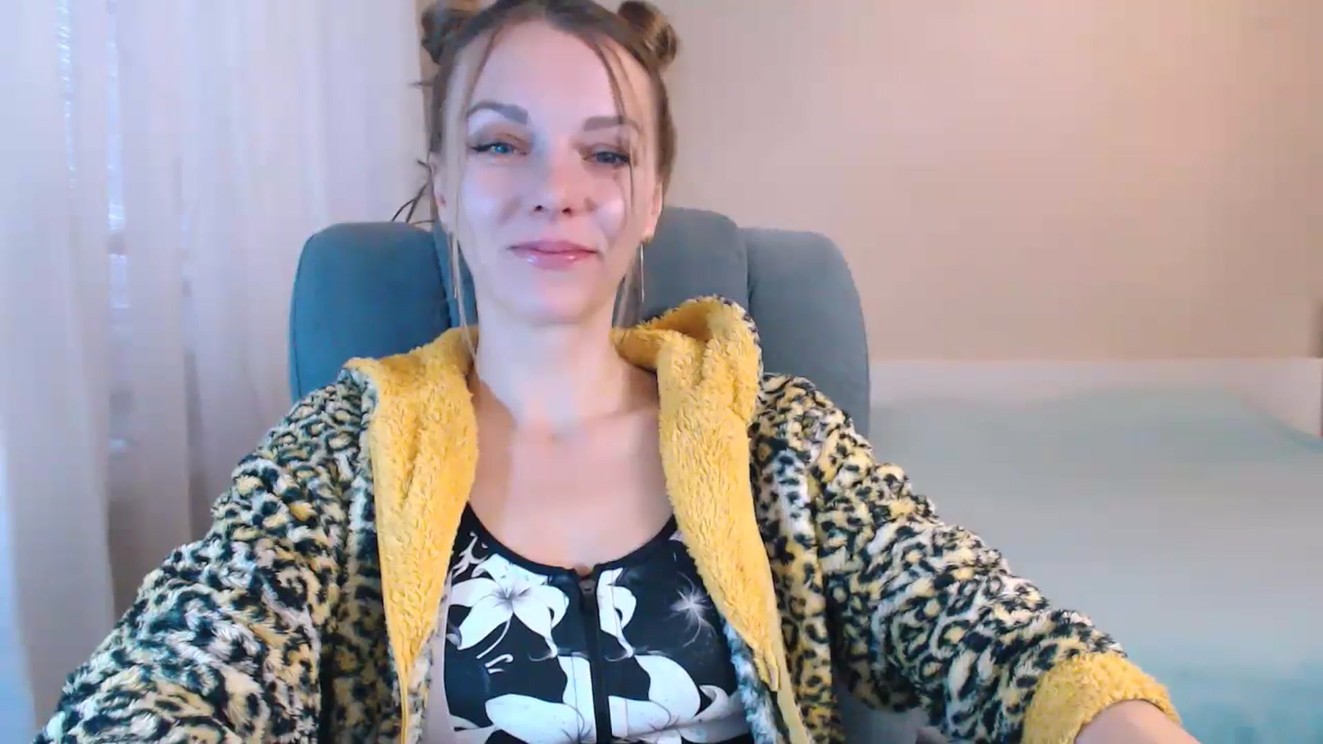 Gallery image thumbnail from Divine_Phenix's myfreecams stream on, 12/03/2024, 07:41 image 3 of 20