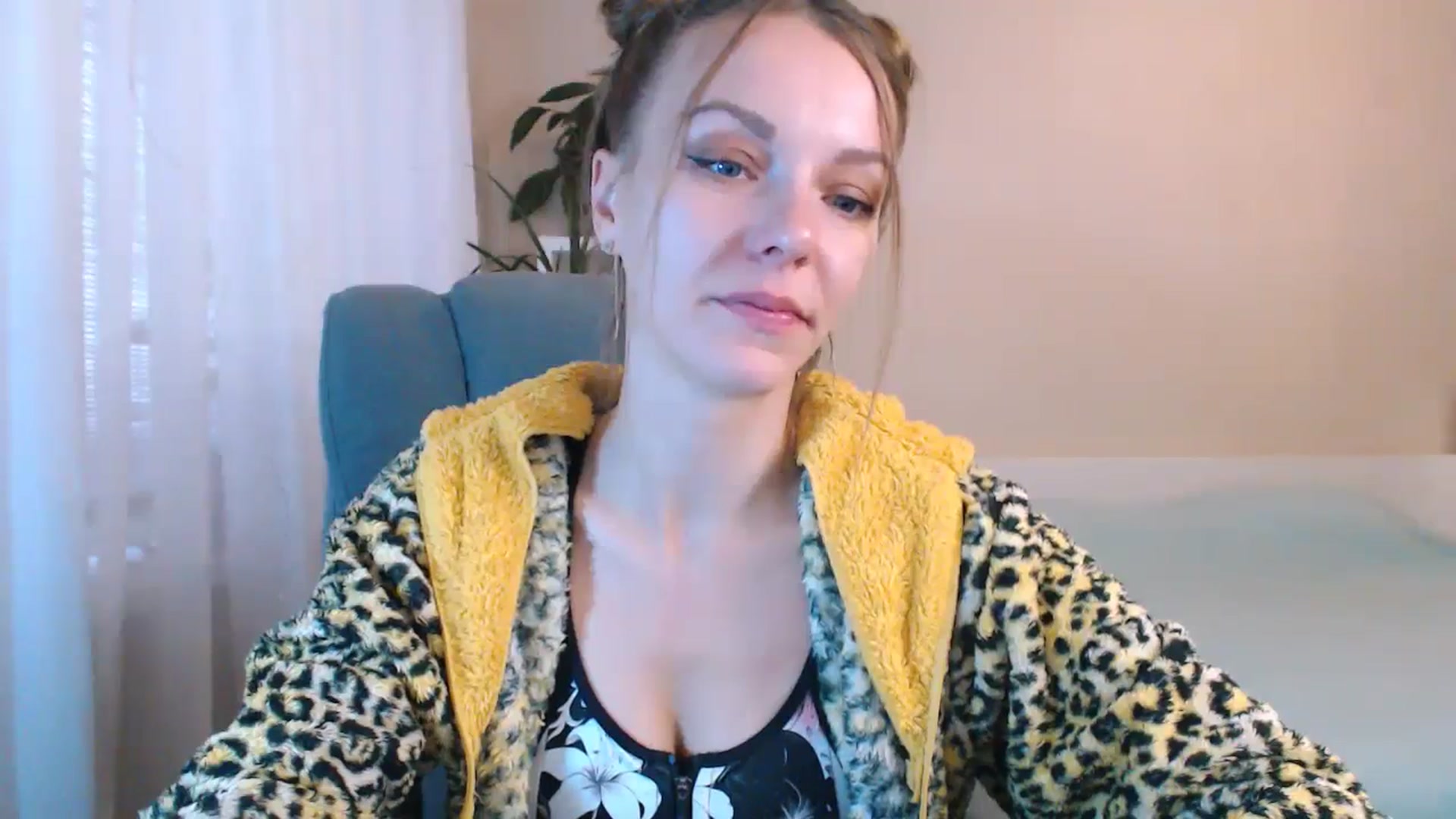 Gallery image thumbnail from Divine_Phenix's myfreecams stream on, 12/03/2024, 07:41 image 18 of 20