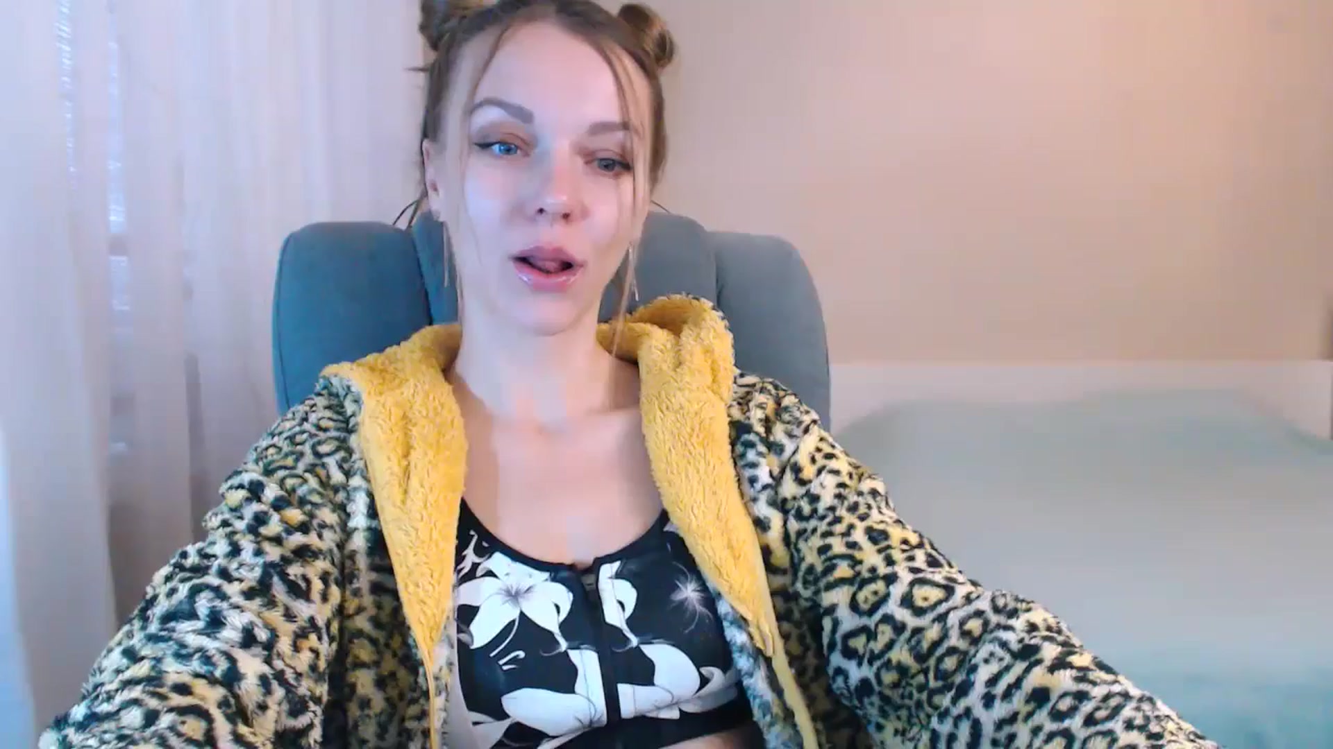 Gallery image thumbnail from Divine_Phenix's myfreecams stream on, 12/03/2024, 07:41 image 2 of 20