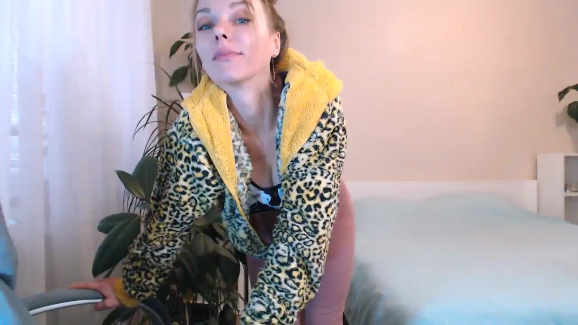 Gallery image thumbnail from Divine_Phenix's myfreecams stream on, 12/03/2024, 07:41 image 14 of 20