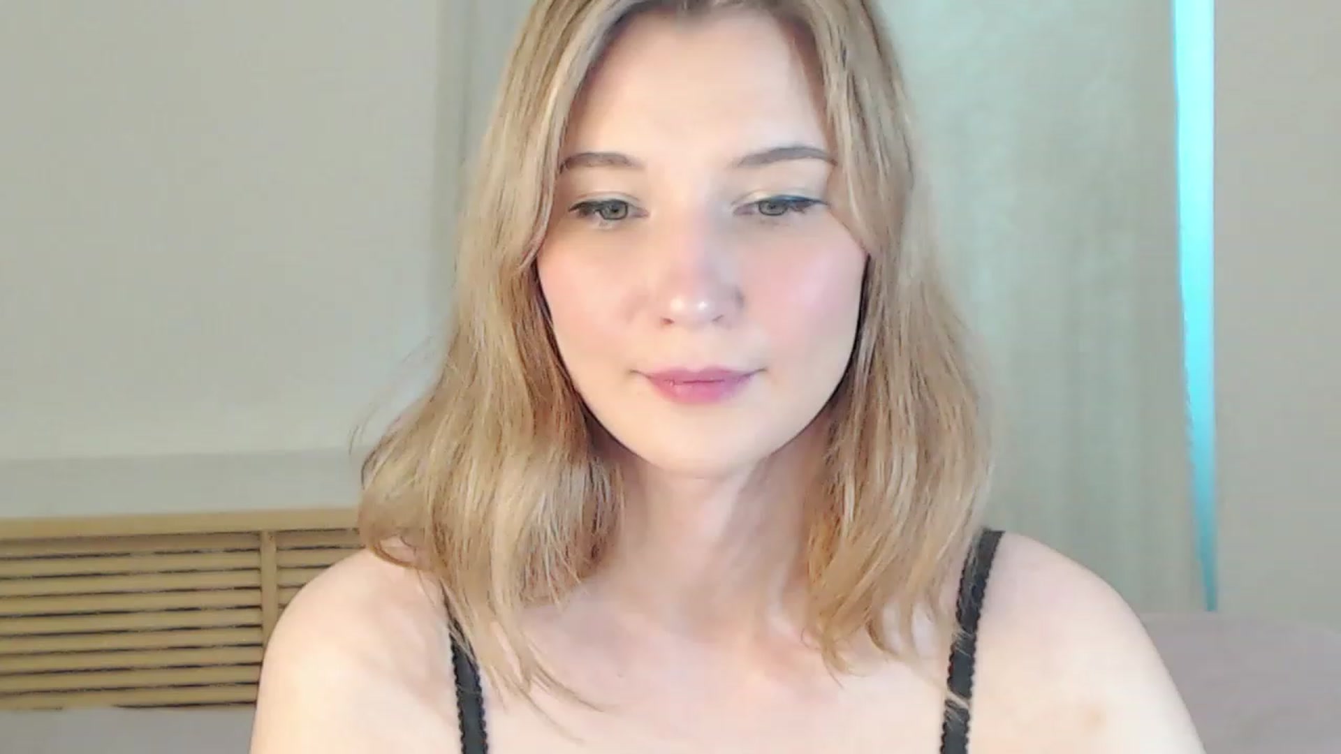 Gallery image thumbnail from Divine_Rapier's myfreecams stream on, 03/26/2023, 12:10 image 7 of 20