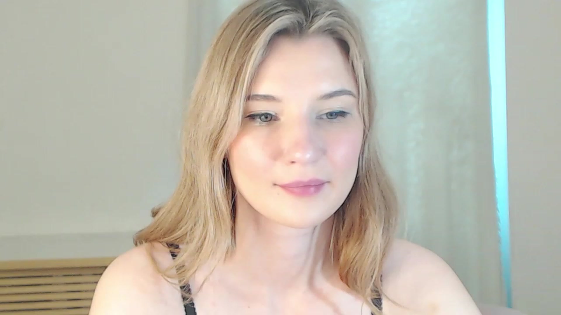 Gallery image thumbnail from Divine_Rapier's myfreecams stream on, 03/26/2023, 12:10 image 14 of 20