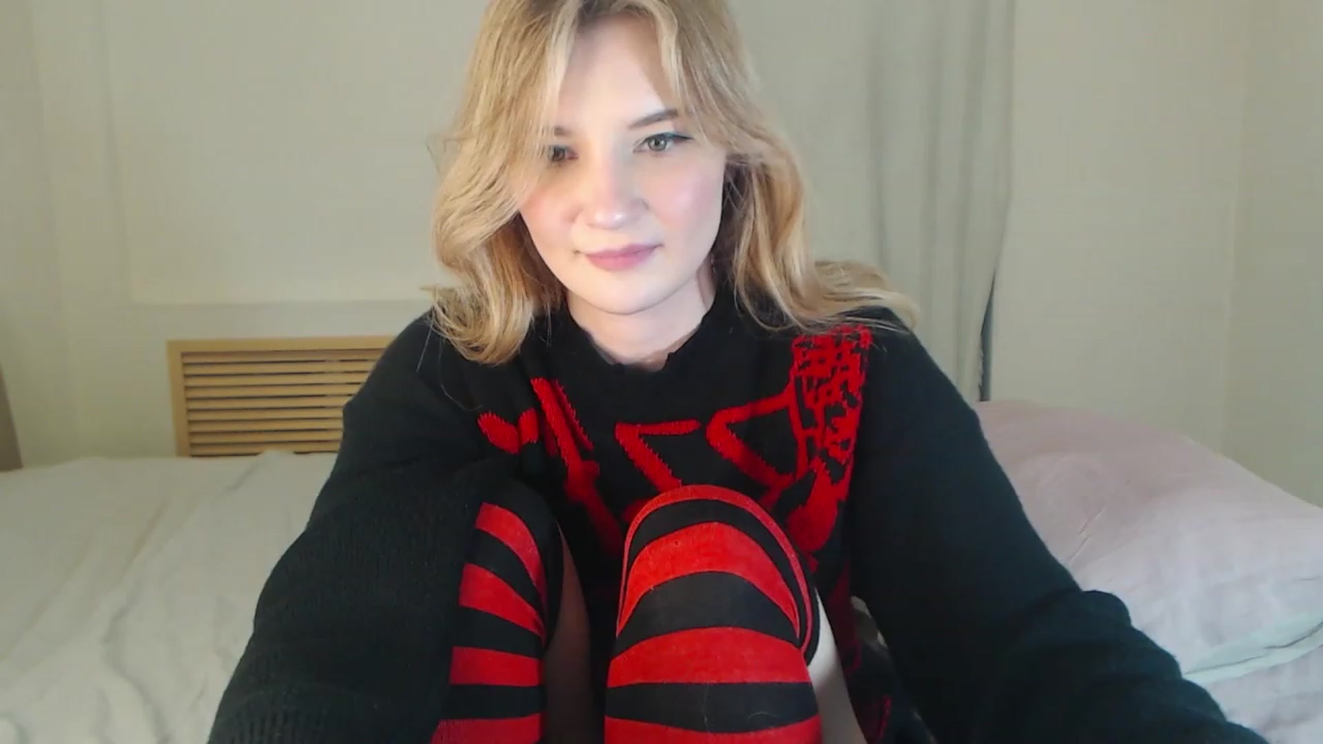 Gallery image thumbnail from Divine_Rapier's myfreecams stream on, 04/14/2023, 15:17 image 10 of 20