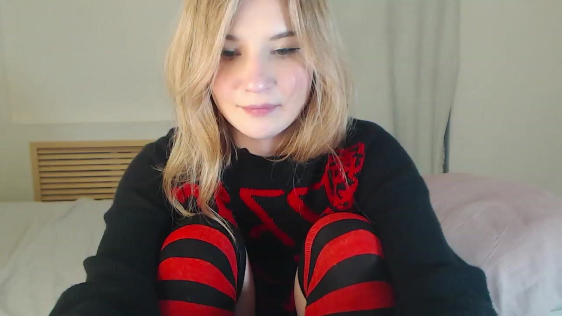 Gallery image thumbnail from Divine_Rapier's myfreecams stream on, 04/14/2023, 15:17 image 9 of 20