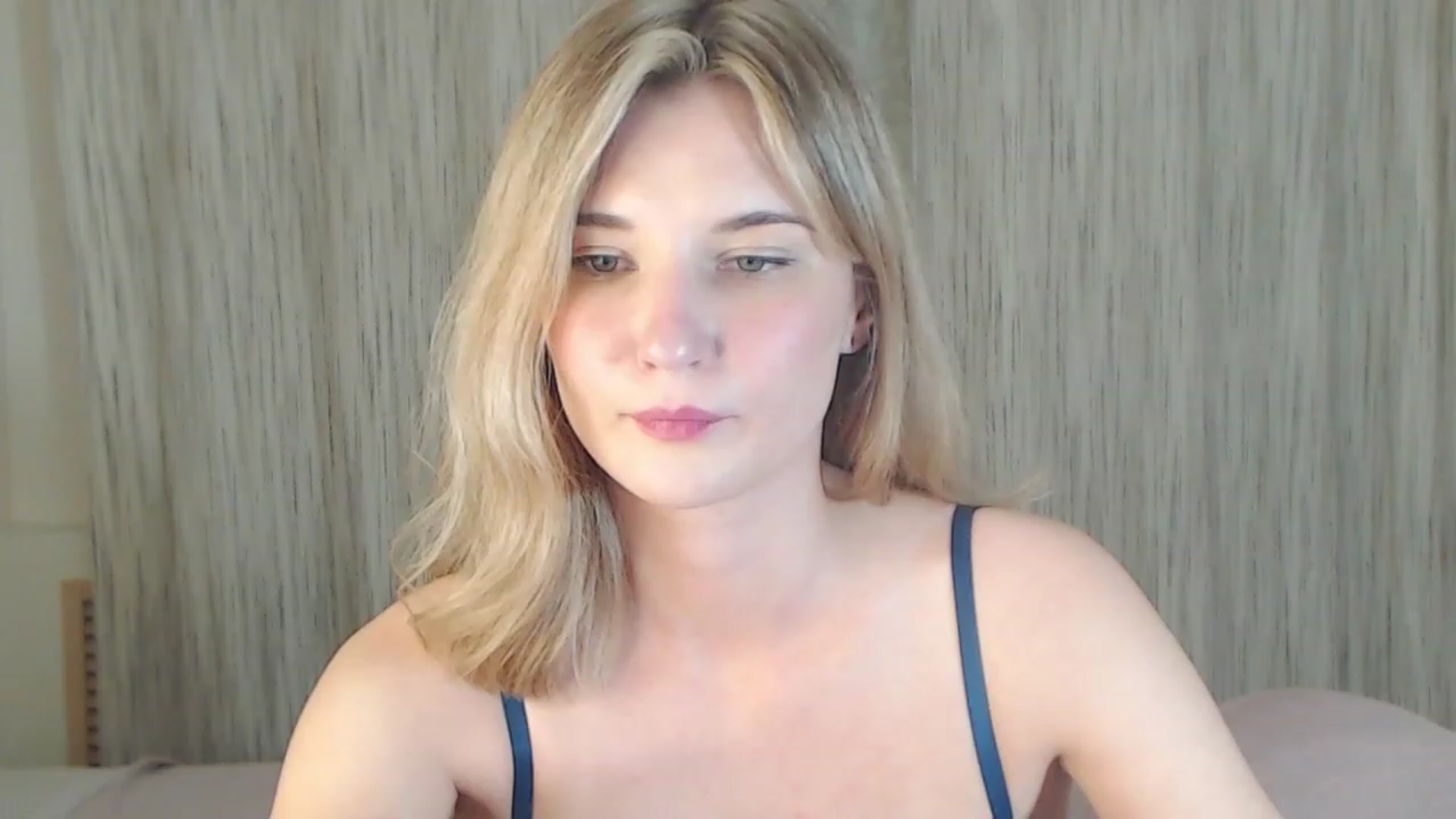 Gallery image thumbnail from Divine_Rapier's myfreecams stream on, 08/03/2023, 18:08 image 12 of 20