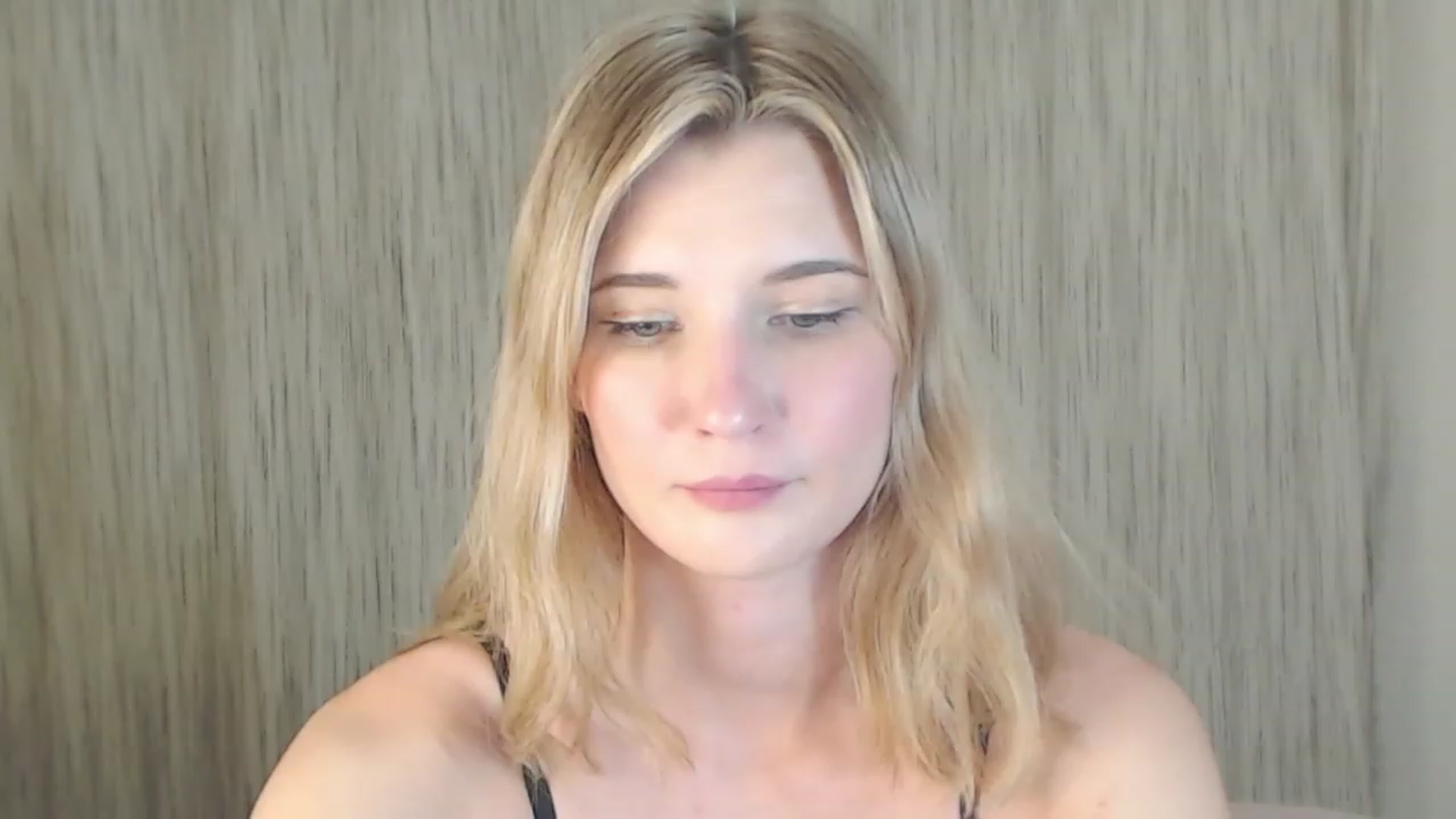 Gallery image thumbnail from Divine_Rapier's myfreecams stream on, 08/08/2023, 15:14 image 18 of 20