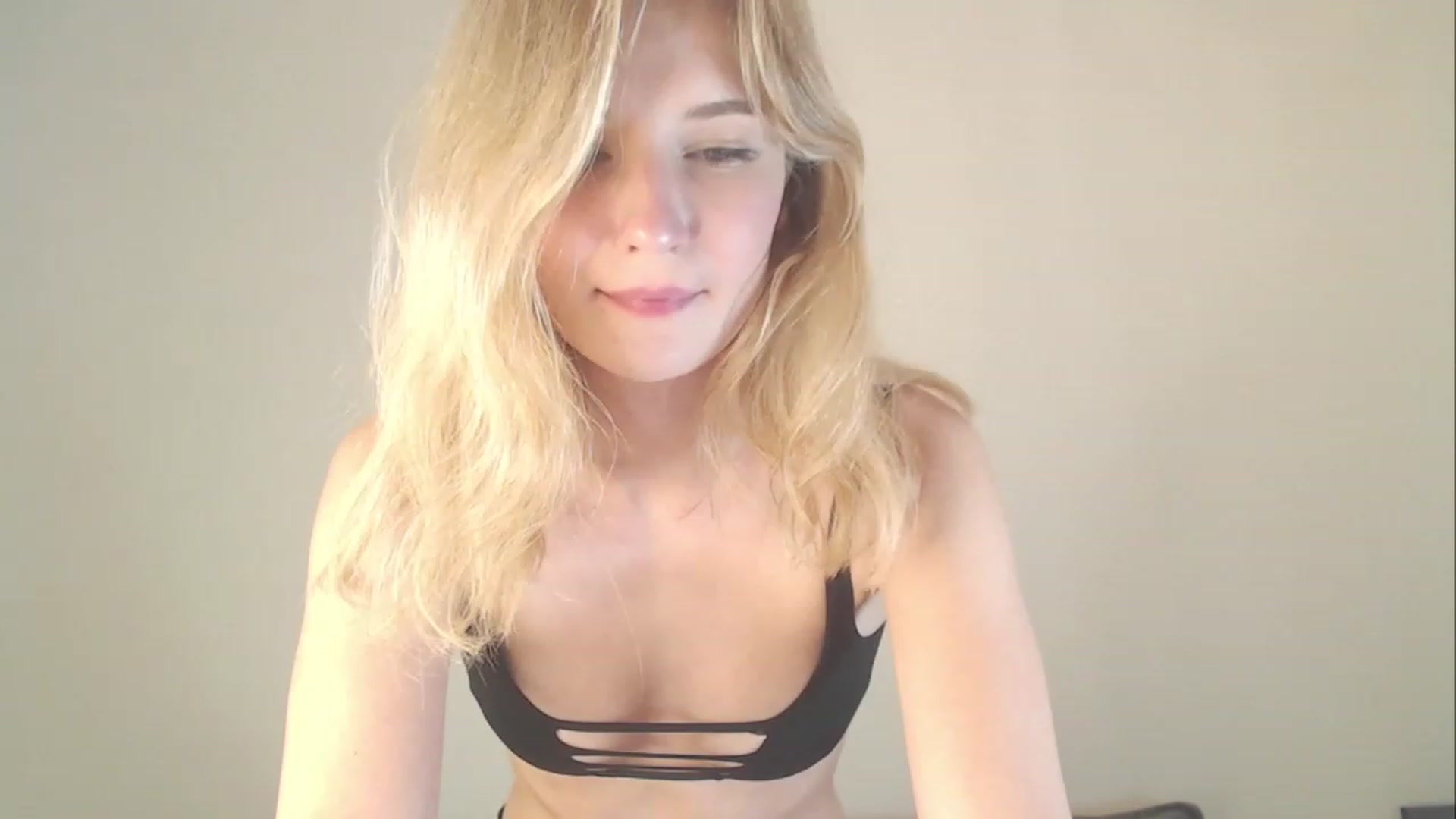 Gallery image thumbnail from Divine_Rapier's myfreecams stream on, 09/17/2023, 19:29 image 17 of 20