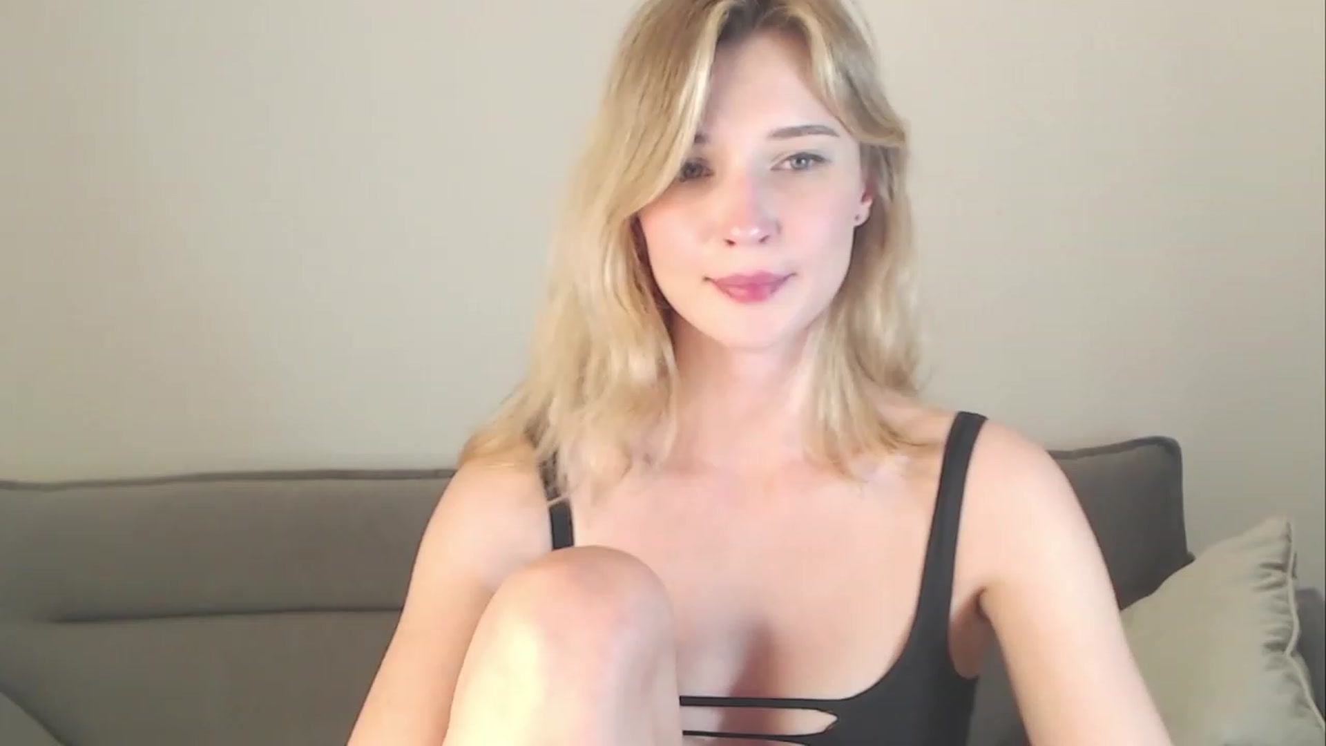 Gallery image thumbnail from Divine_Rapier's myfreecams stream on, 09/17/2023, 19:29 image 19 of 20