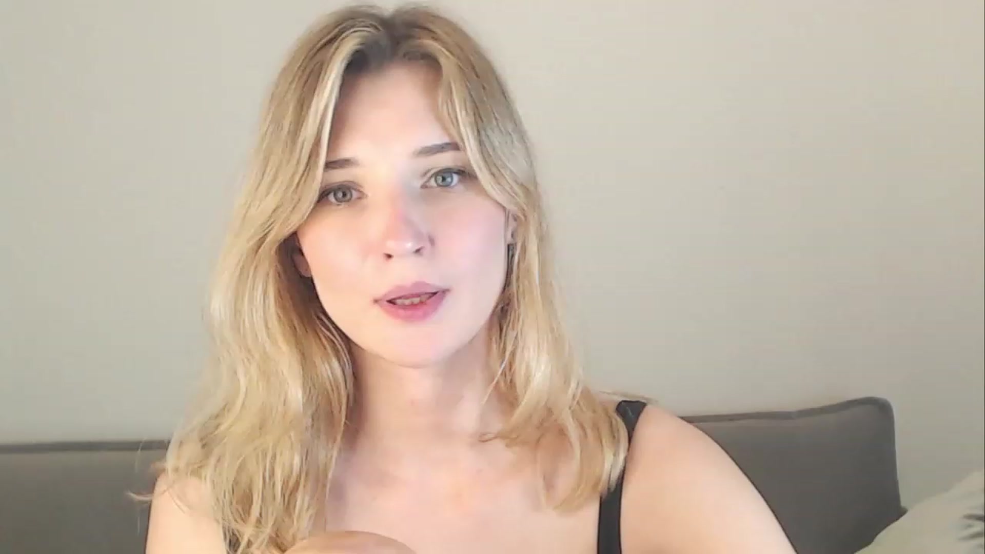 Gallery image thumbnail from Divine_Rapier's myfreecams stream on, 09/17/2023, 20:30 image 10 of 20