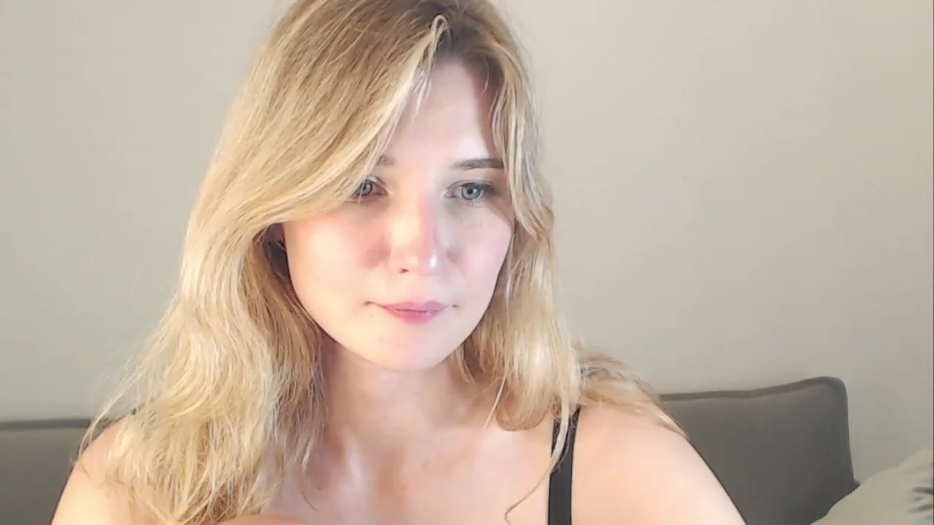 Gallery image thumbnail from Divine_Rapier's myfreecams stream on, 09/17/2023, 20:30 image 6 of 20