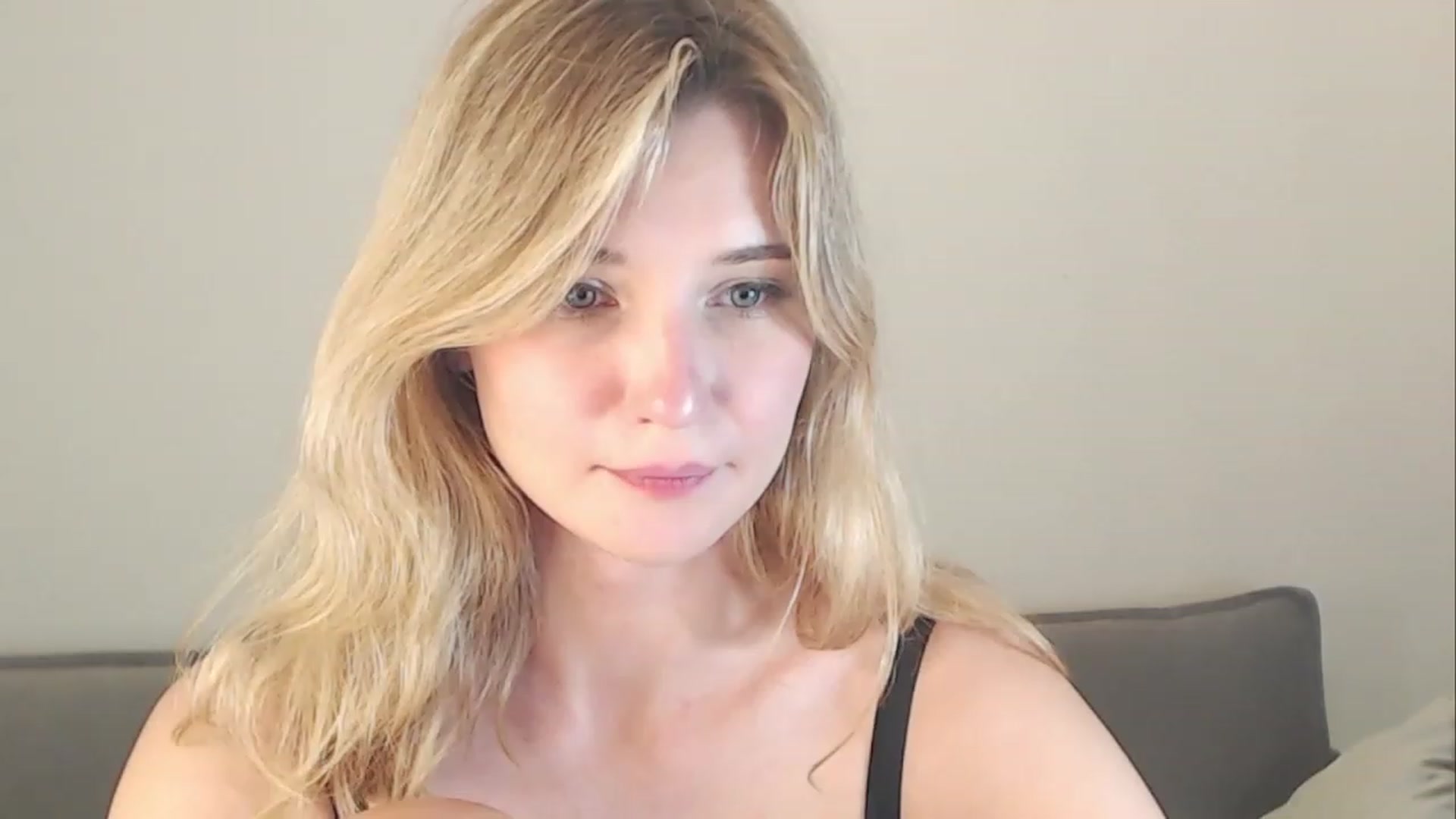 Gallery image thumbnail from Divine_Rapier's myfreecams stream on, 09/17/2023, 20:30 image 5 of 20