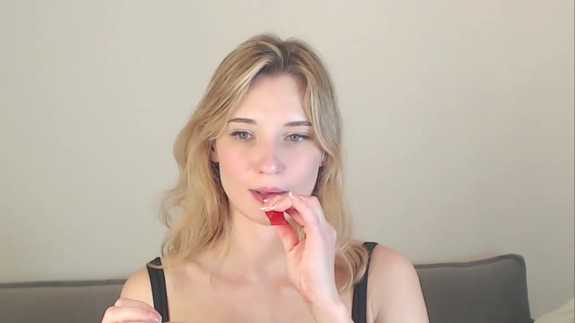 Gallery image thumbnail from Divine_Rapier's myfreecams stream on, 09/17/2023, 20:30 image 14 of 20