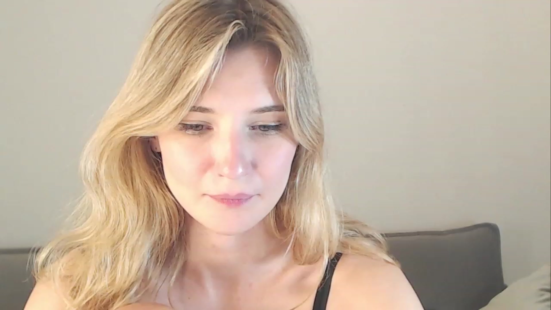 Gallery image thumbnail from Divine_Rapier's myfreecams stream on, 09/17/2023, 20:30 image 4 of 20