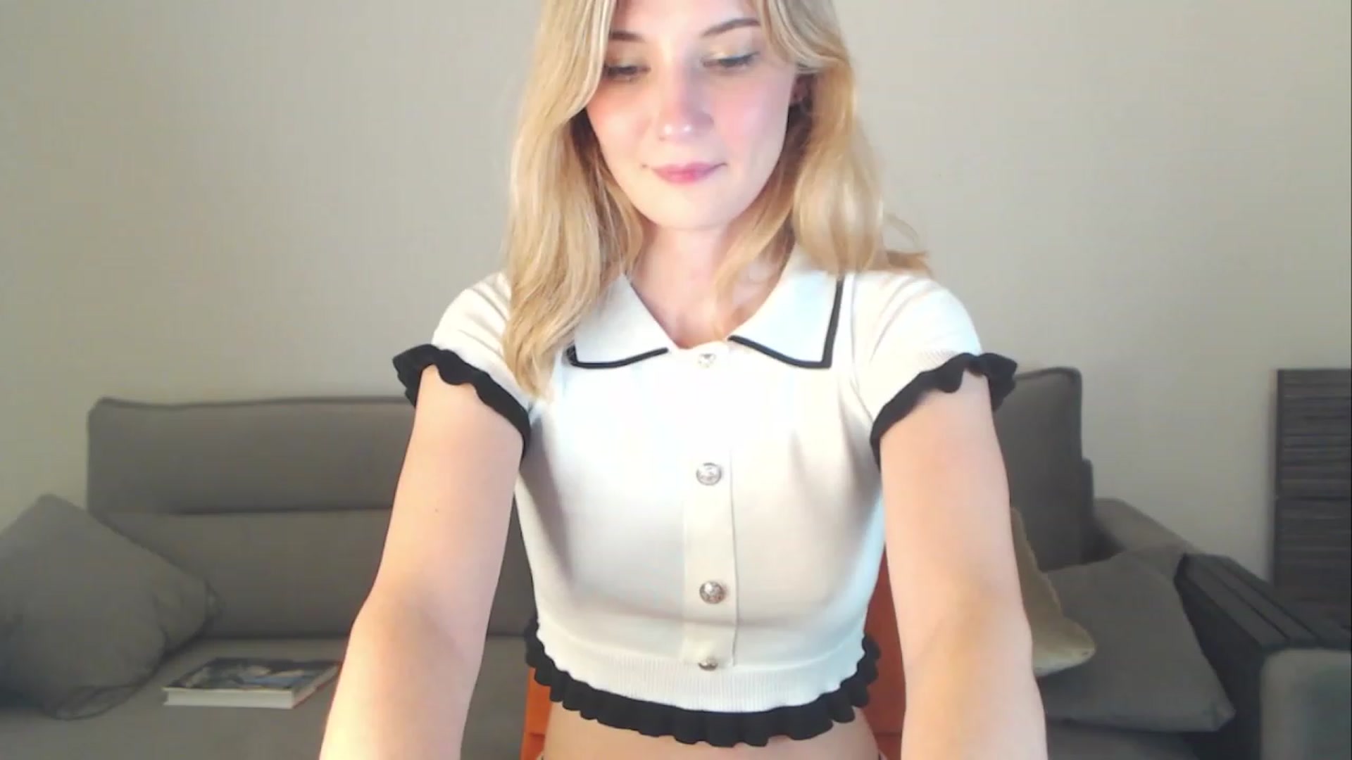 Gallery image thumbnail from Divine_Rapier's myfreecams stream on, 09/18/2023, 20:17 image 15 of 20
