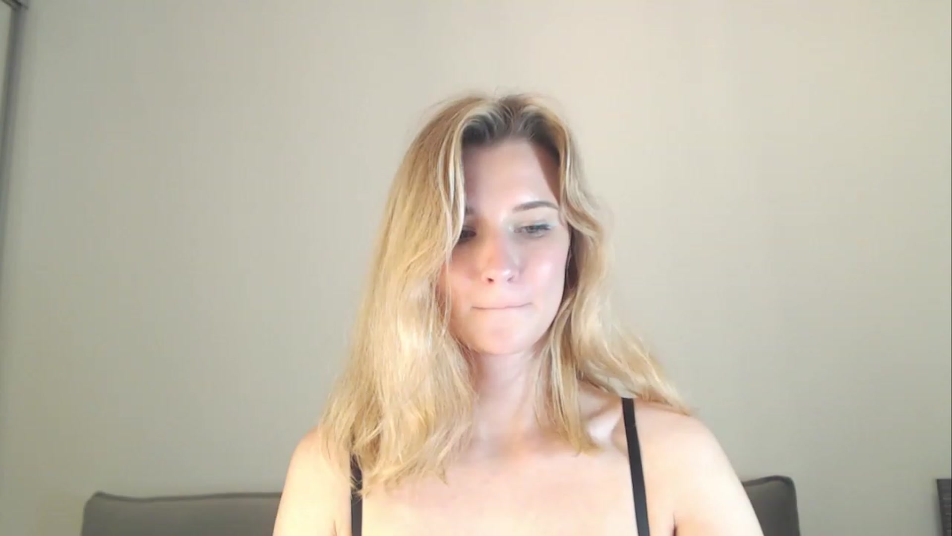Gallery image thumbnail from Divine_Rapier's myfreecams stream on, 09/19/2023, 22:25 image 9 of 20