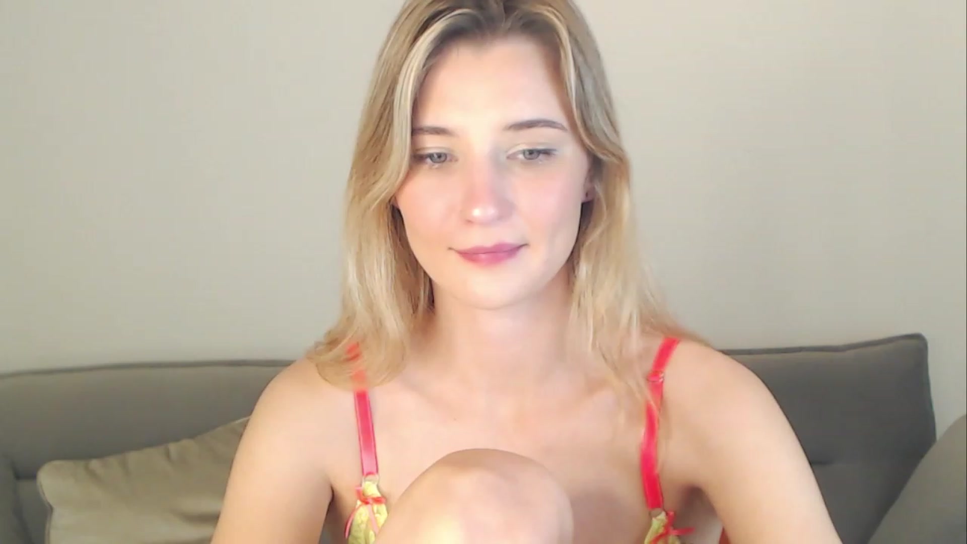 Gallery image thumbnail from Divine_Rapier's myfreecams stream on, 10/04/2023, 15:10 image 15 of 20