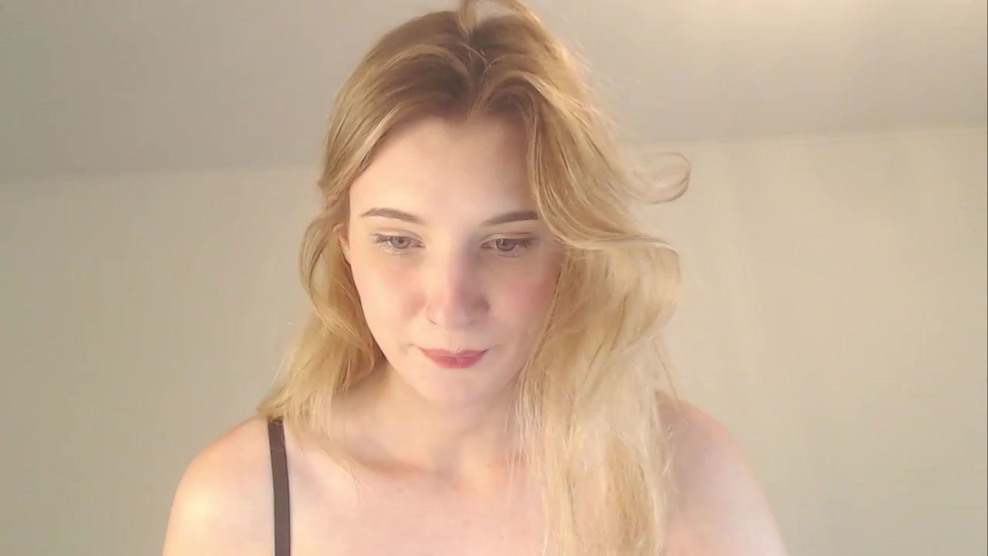 Gallery image thumbnail from Divine_Rapier's myfreecams stream on, 11/20/2023, 16:43 image 15 of 20