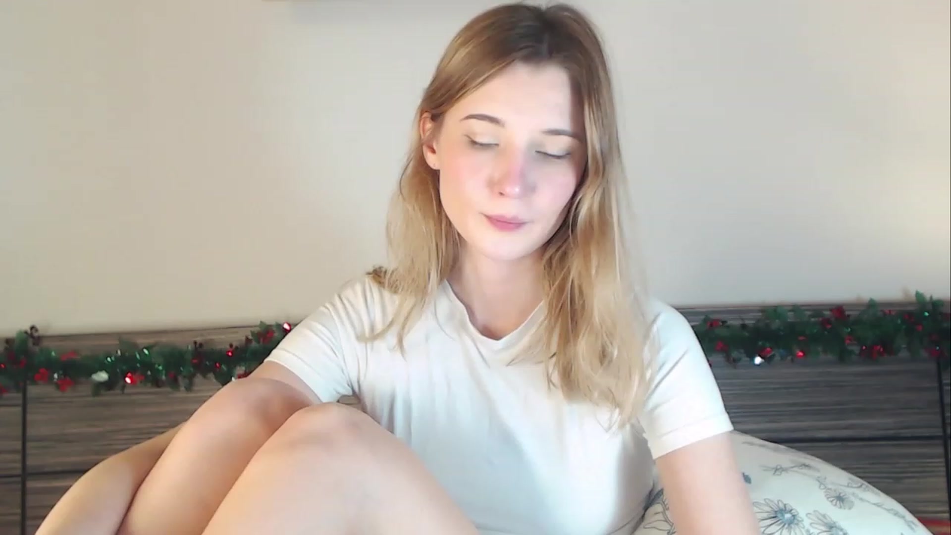Gallery image thumbnail from Divine_Rapier's myfreecams stream on, 12/23/2023, 17:52 image 14 of 20