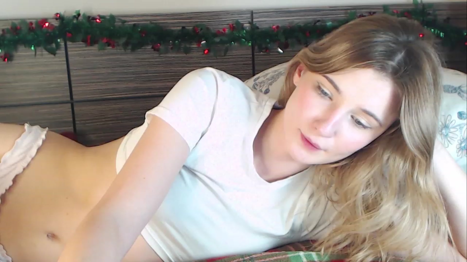 Gallery image thumbnail from Divine_Rapier's myfreecams stream on, 12/23/2023, 18:49 image 19 of 20