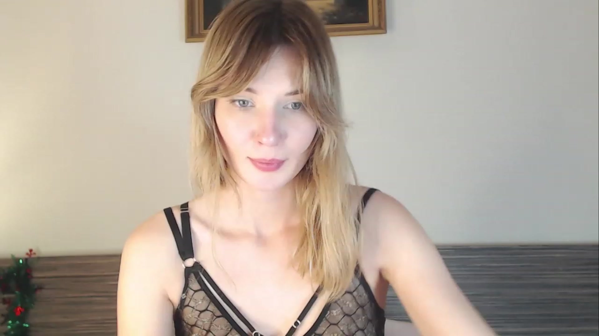 Gallery image thumbnail from Divine_Rapier's myfreecams stream on, 01/04/2024, 19:14 image 17 of 20