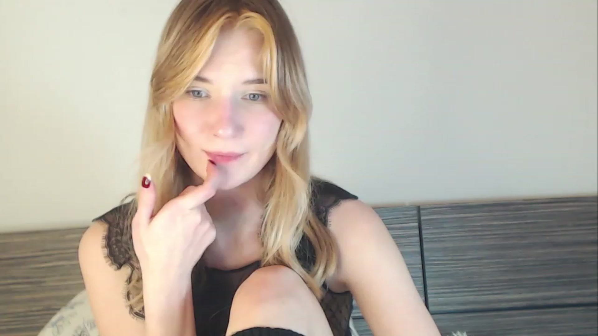 Gallery image thumbnail from Divine_Rapier's myfreecams stream on, 01/19/2024, 20:27 image 15 of 20