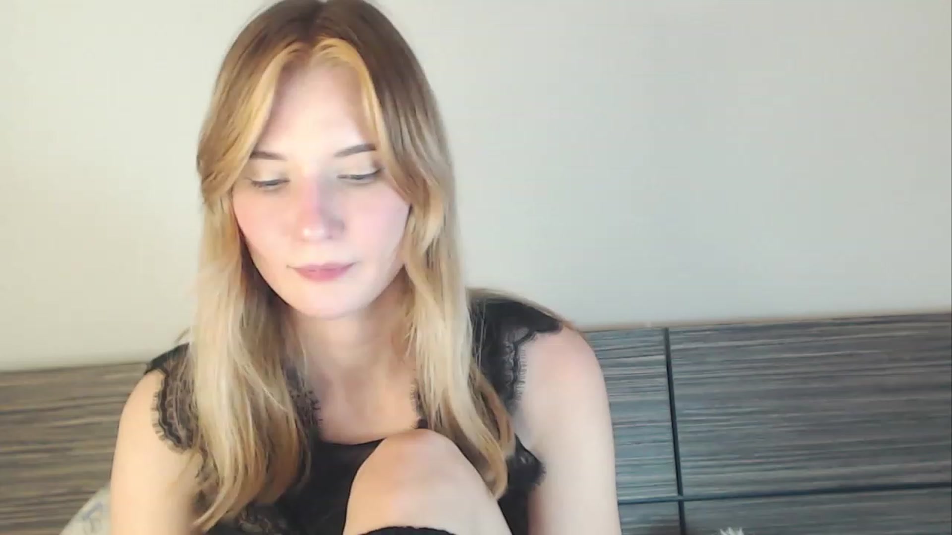 Gallery image thumbnail from Divine_Rapier's myfreecams stream on, 01/19/2024, 20:27 image 18 of 20