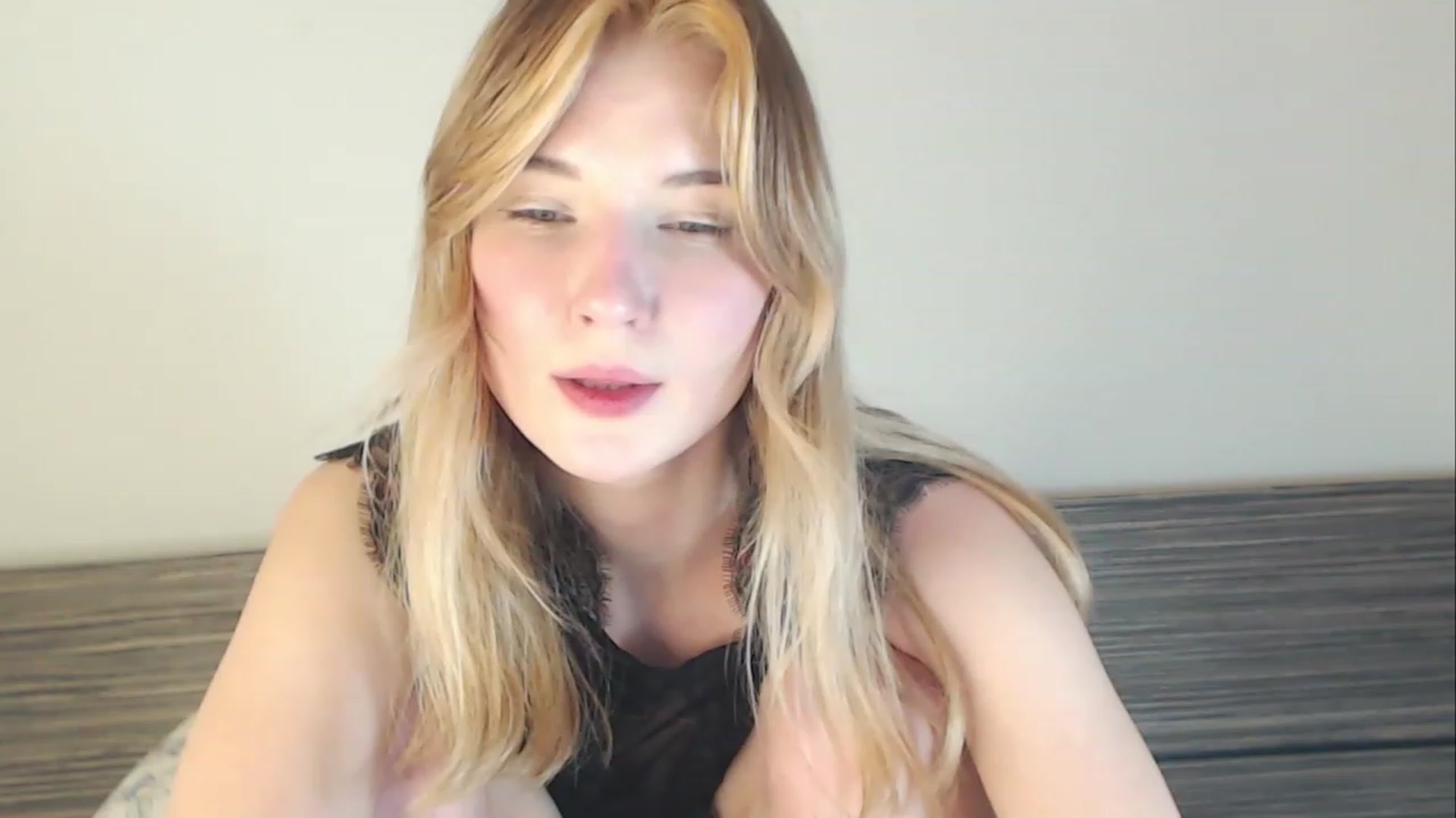 Gallery image thumbnail from Divine_Rapier's myfreecams stream on, 01/19/2024, 20:27 image 13 of 20