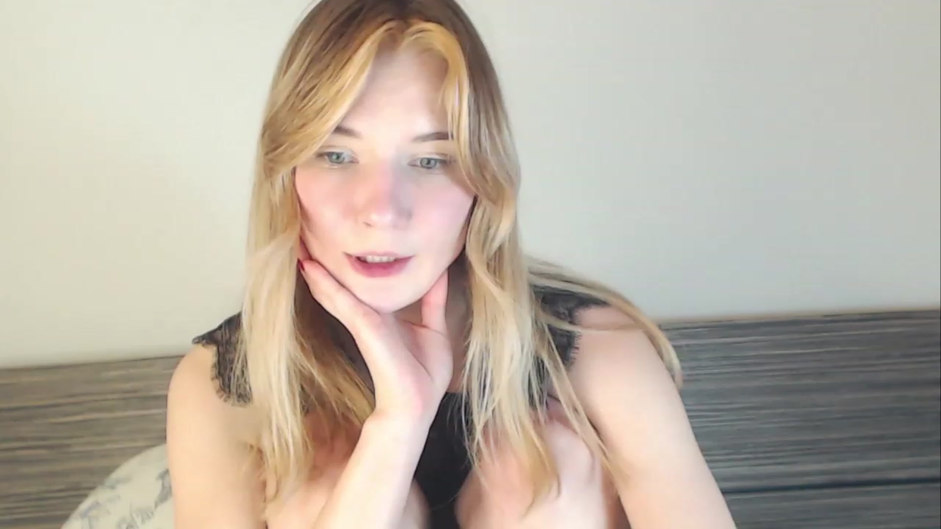 Gallery image thumbnail from Divine_Rapier's myfreecams stream on, 01/19/2024, 20:27 image 12 of 20