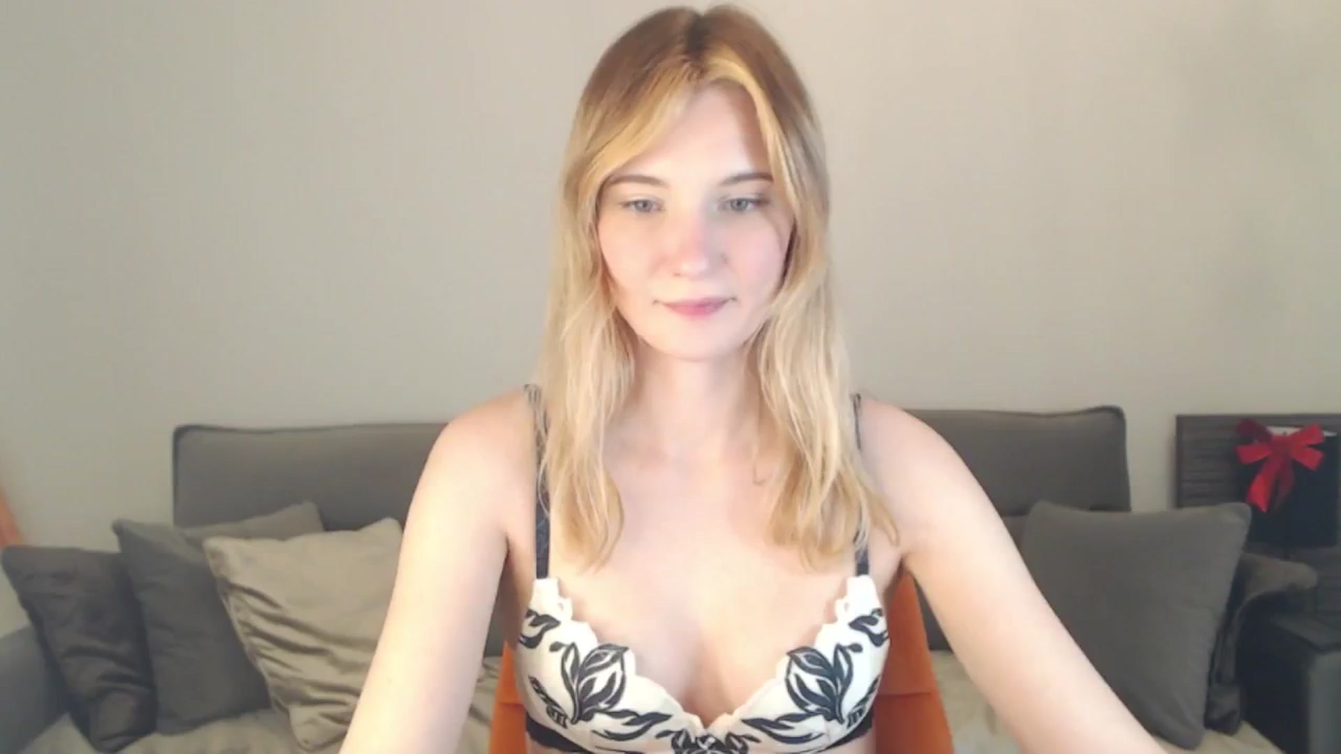 Gallery image thumbnail from Divine_Rapier's myfreecams stream on, 02/05/2024, 19:11 image 13 of 20