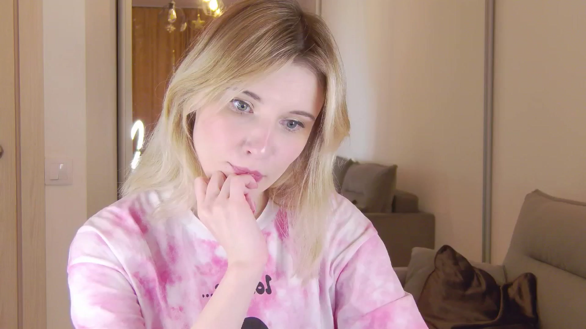 Gallery image thumbnail from Divine_Rapier's myfreecams stream on, 05/17/2024, 18:55 image 4 of 20