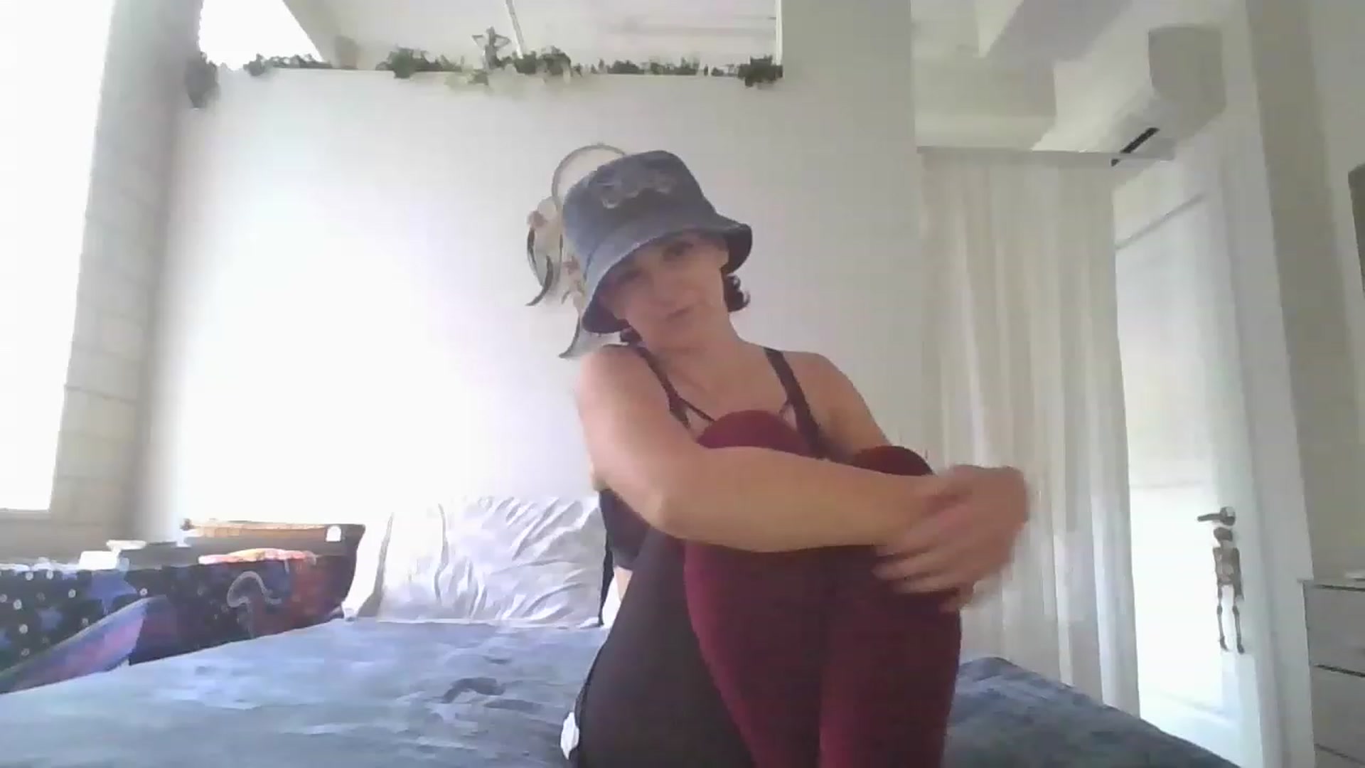 Gallery image thumbnail from DjDreamKitten's myfreecams stream on, 04/19/2023, 14:10 image 13 of 20