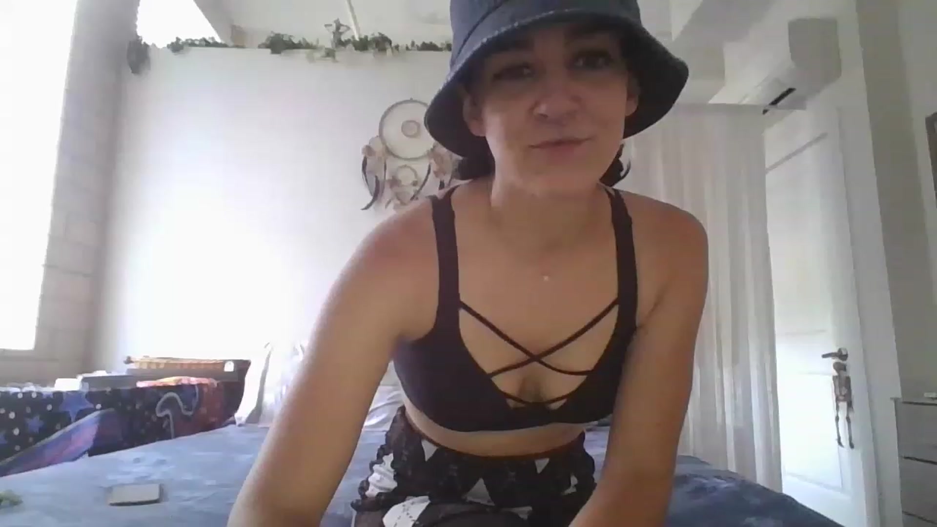 Gallery image thumbnail from DjDreamKitten's myfreecams stream on, 04/19/2023, 14:10 image 20 of 20