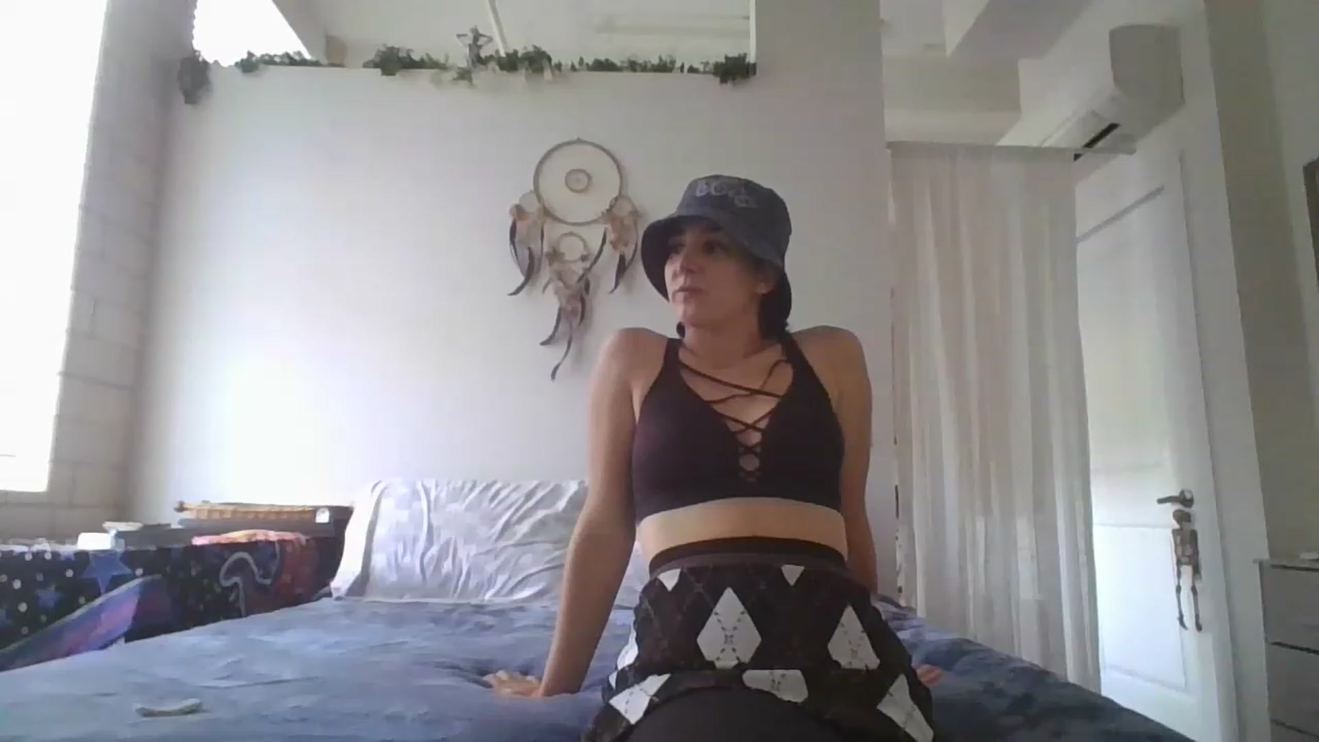 Gallery image thumbnail from DjDreamKitten's myfreecams stream on, 04/19/2023, 14:10 image 3 of 20