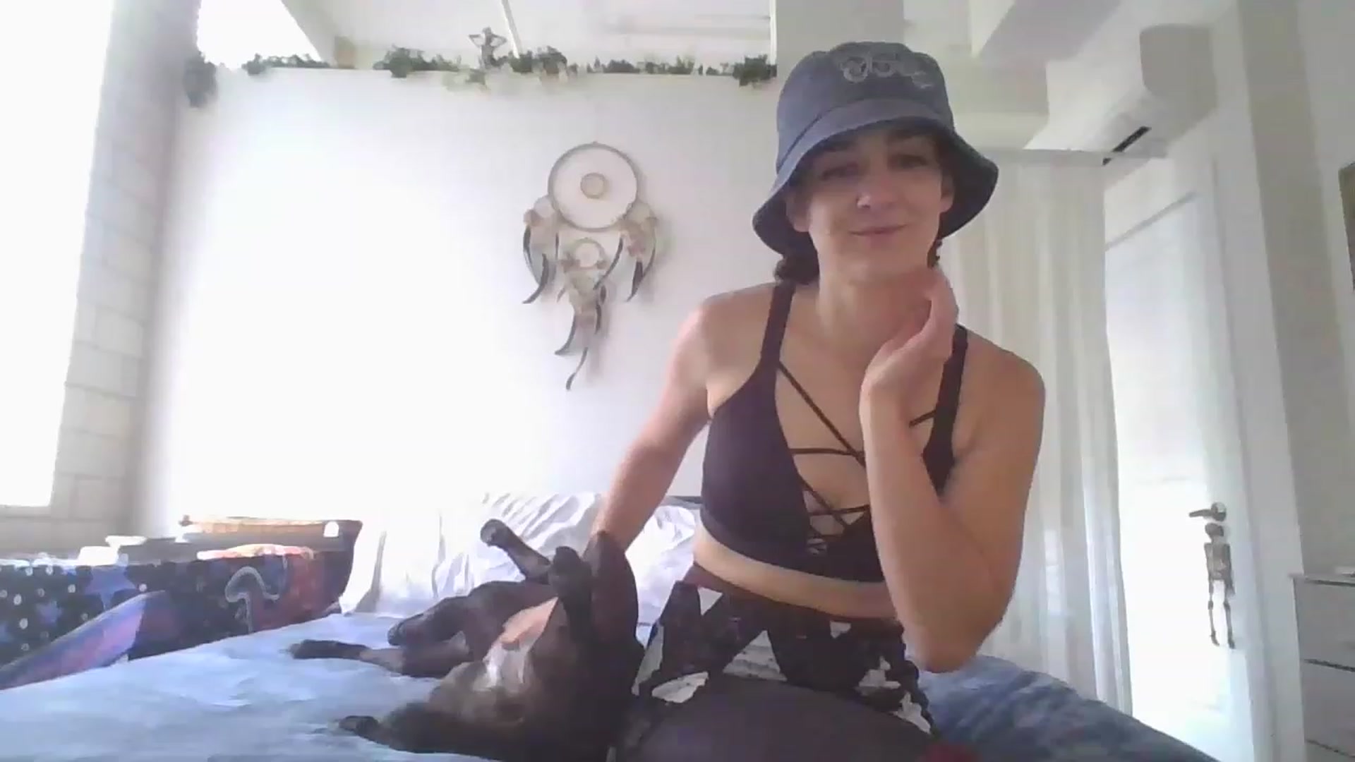 Gallery image thumbnail from DjDreamKitten's myfreecams stream on, 04/19/2023, 14:10 image 7 of 20