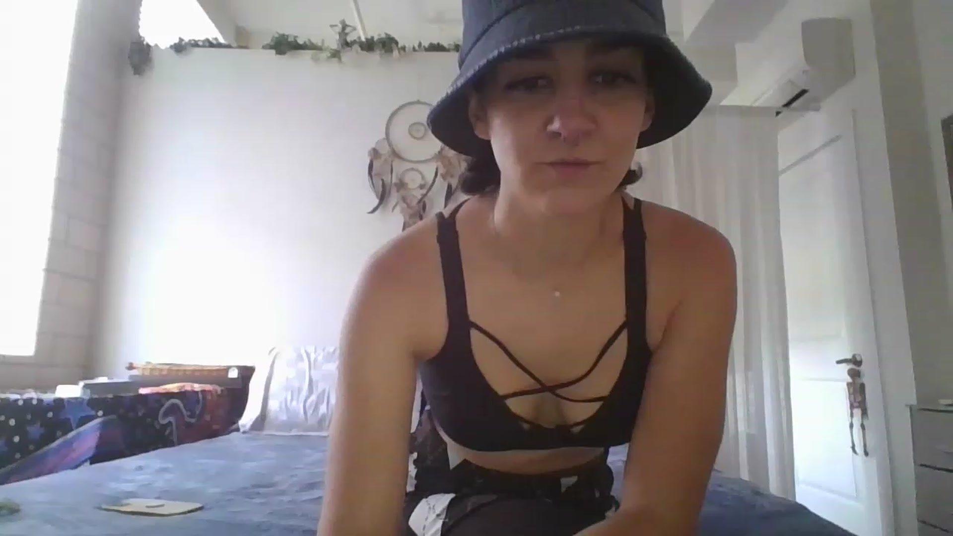Gallery image thumbnail from DjDreamKitten's myfreecams stream on, 04/19/2023, 14:10 image 17 of 20
