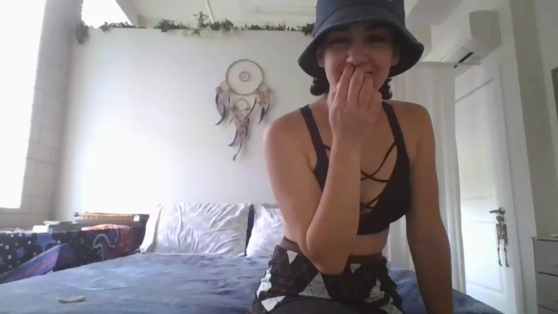 Gallery image thumbnail from DjDreamKitten's myfreecams stream on, 04/19/2023, 14:10 image 4 of 20