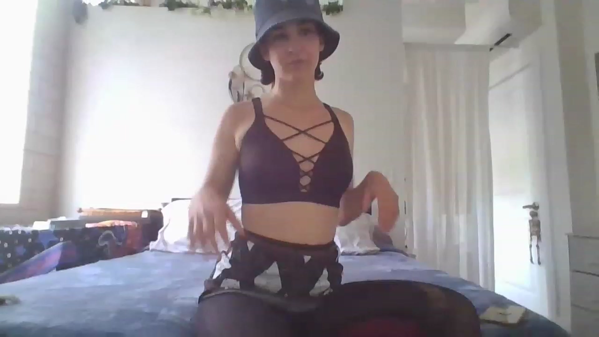 Gallery image thumbnail from DjDreamKitten's myfreecams stream on, 04/19/2023, 14:45 image 19 of 20