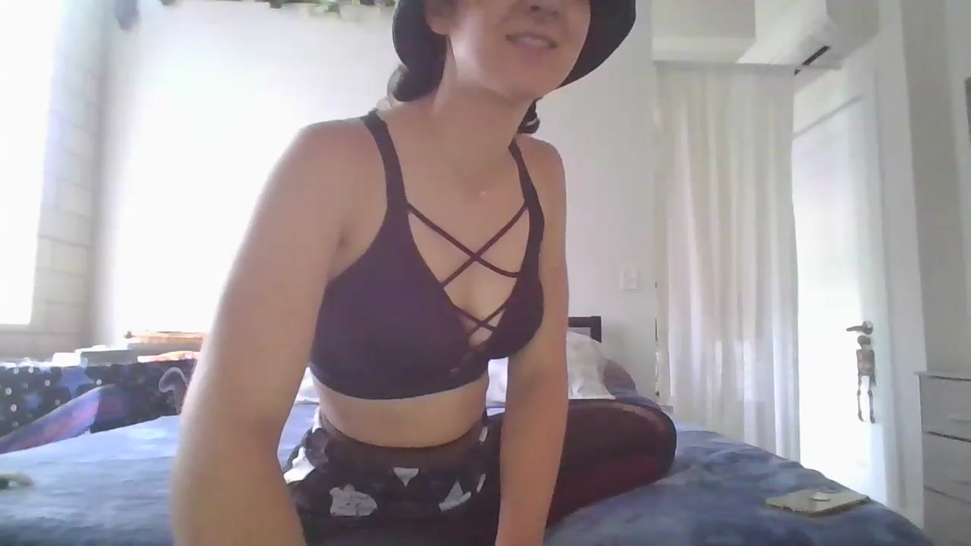 Gallery image thumbnail from DjDreamKitten's myfreecams stream on, 04/19/2023, 14:45 image 13 of 20