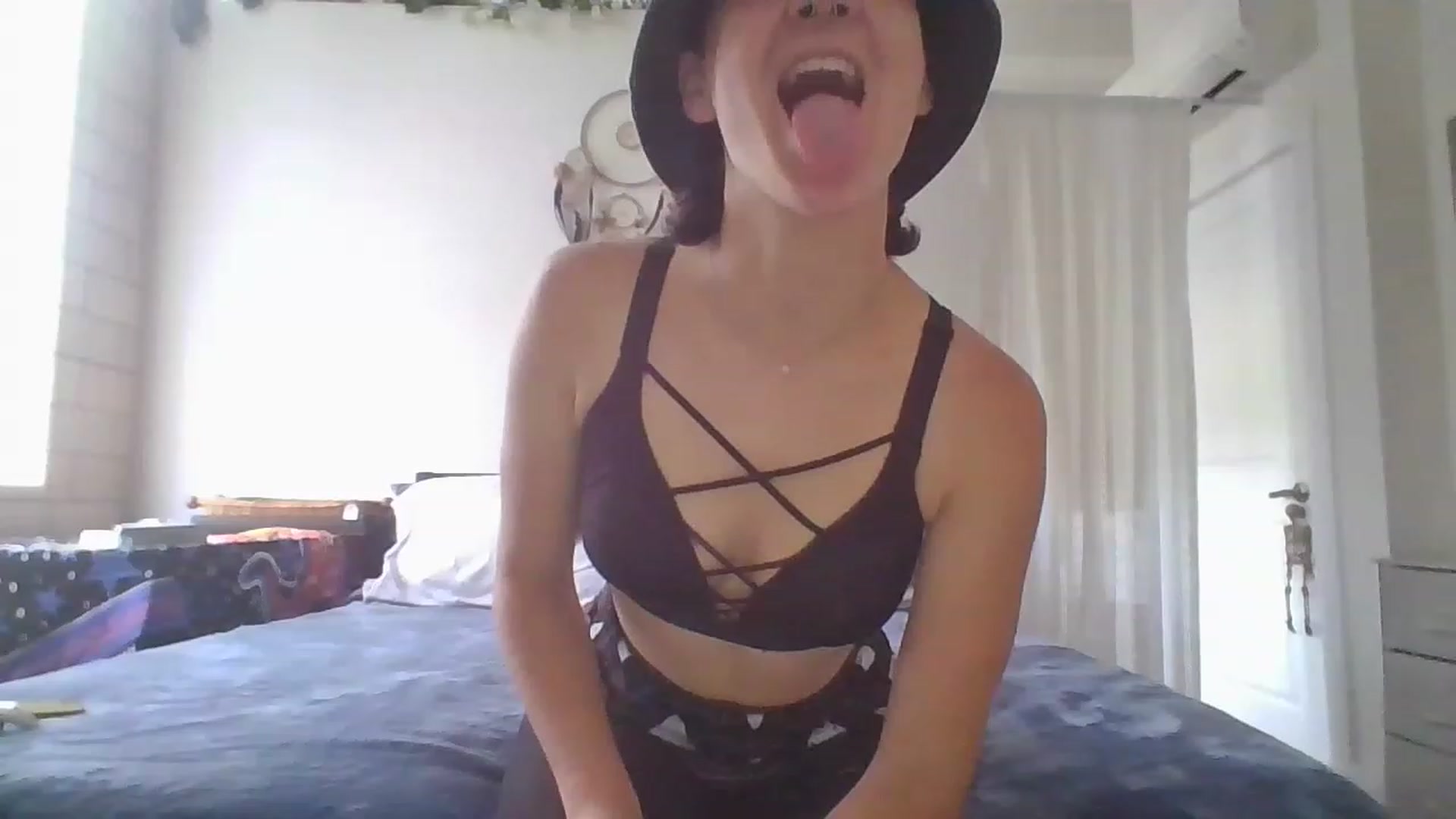 Gallery image thumbnail from DjDreamKitten's myfreecams stream on, 04/19/2023, 14:45 image 7 of 20