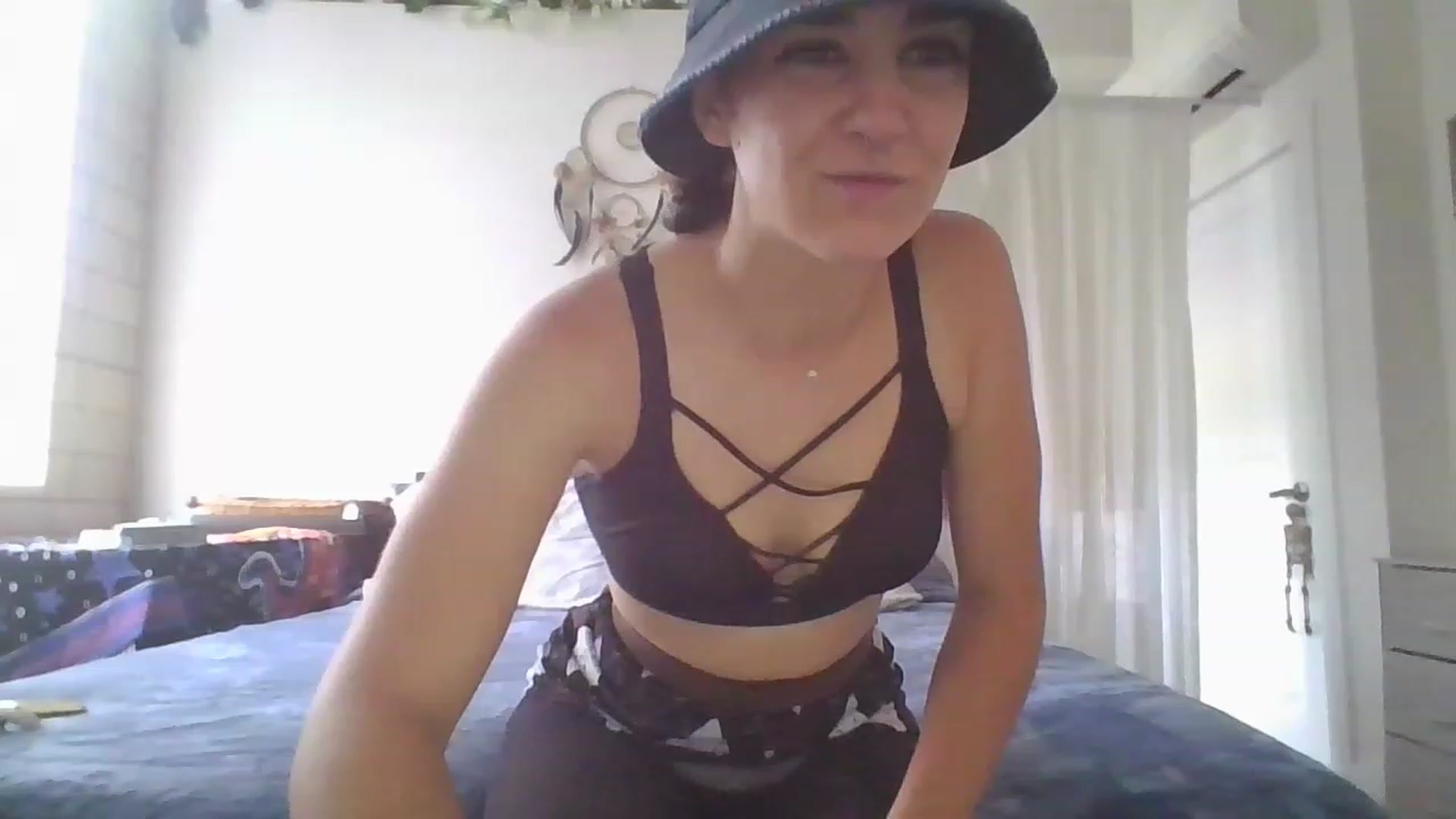 Gallery image thumbnail from DjDreamKitten's myfreecams stream on, 04/19/2023, 14:45 image 1 of 20