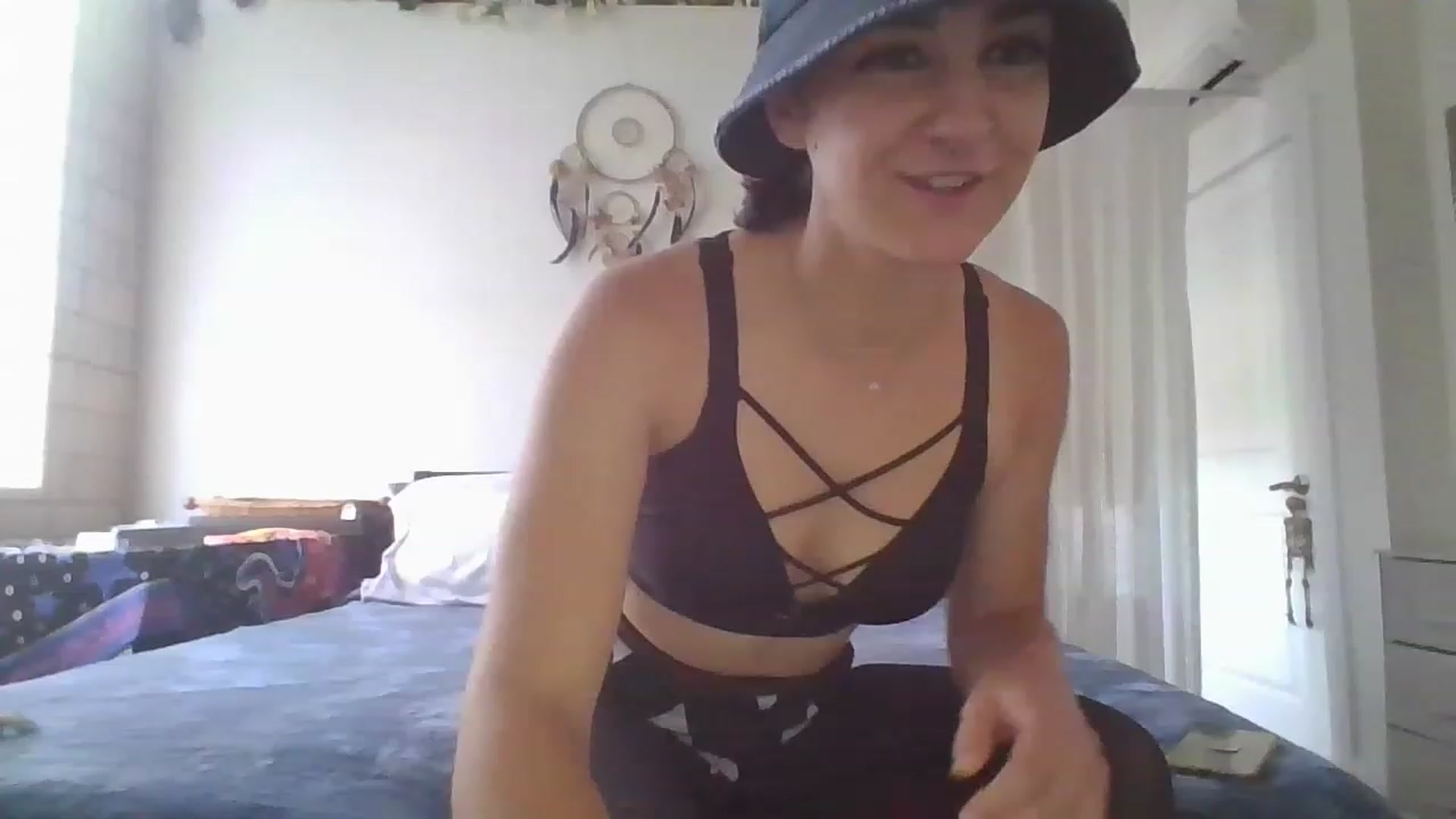 Gallery image thumbnail from DjDreamKitten's myfreecams stream on, 04/19/2023, 14:45 image 17 of 20