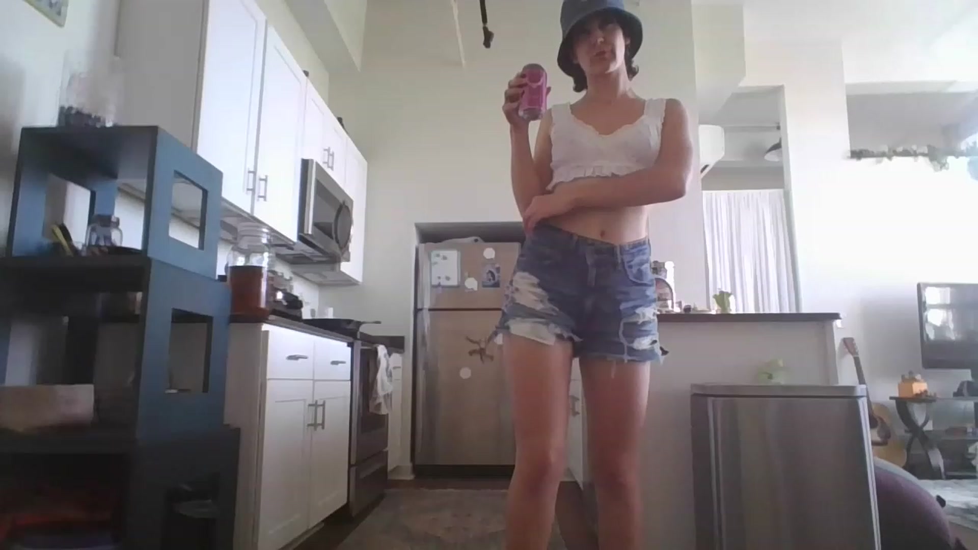 Gallery image thumbnail from DjDreamKitten's myfreecams stream on, 04/19/2023, 21:13 image 17 of 20