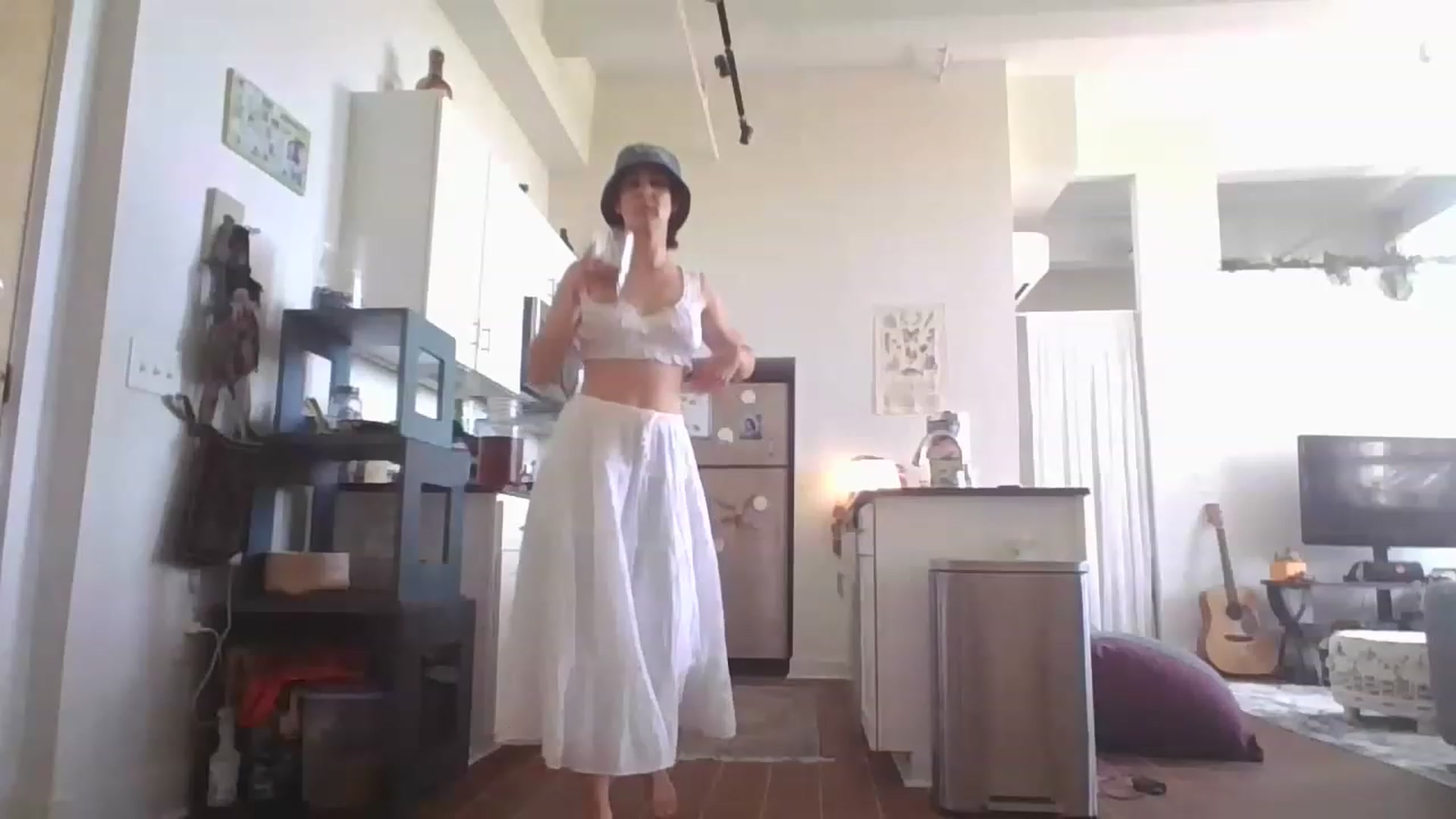 Gallery image thumbnail from DjDreamKitten's myfreecams stream on, 04/19/2023, 21:13 image 7 of 20