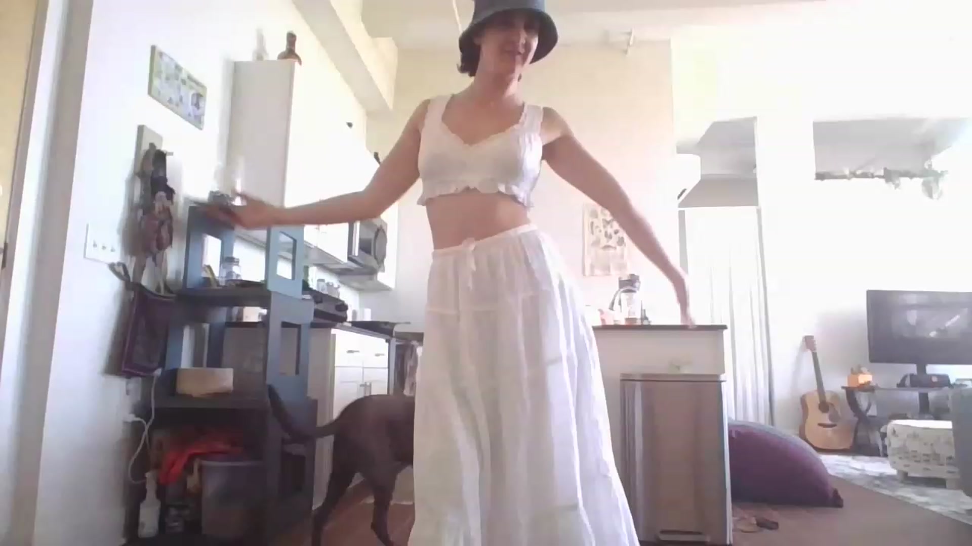 Gallery image thumbnail from DjDreamKitten's myfreecams stream on, 04/19/2023, 21:13 image 4 of 20