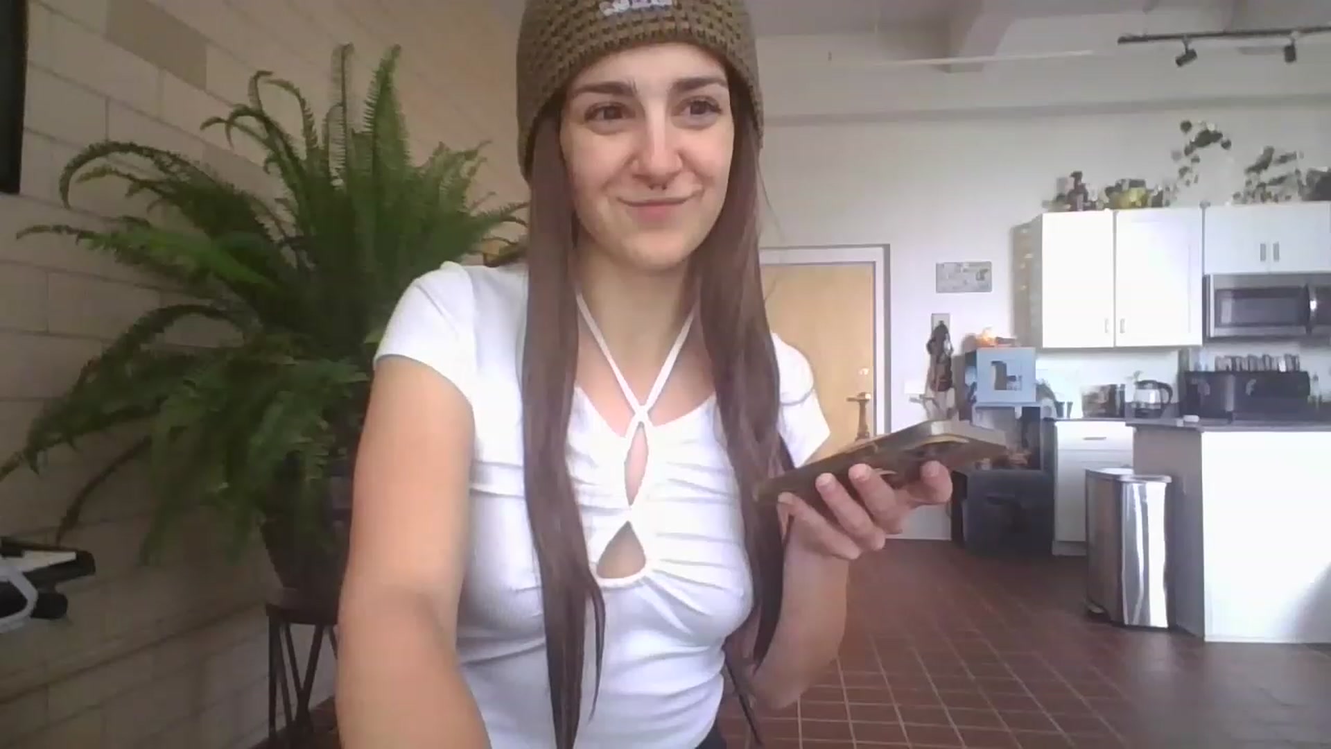 Gallery image thumbnail from DjDreamKitten's myfreecams stream on, 05/03/2023, 16:45 image 15 of 20