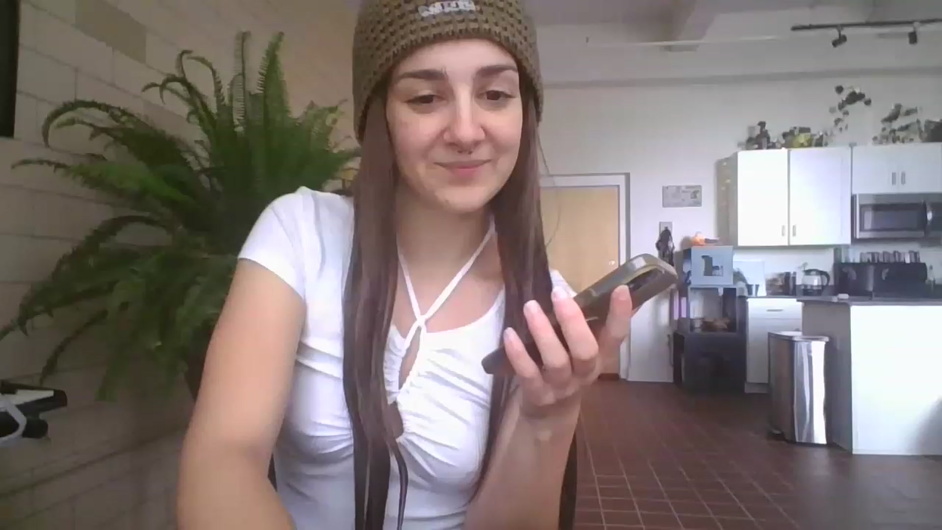Gallery image thumbnail from DjDreamKitten's myfreecams stream on, 05/03/2023, 16:45 image 16 of 20