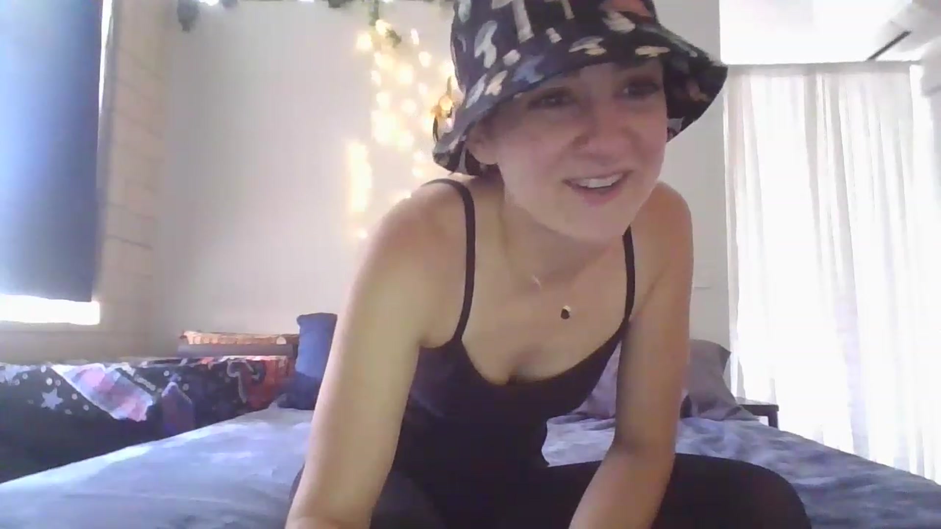 Gallery image thumbnail from DjDreamKitten's myfreecams stream on, 05/04/2023, 16:26 image 4 of 20