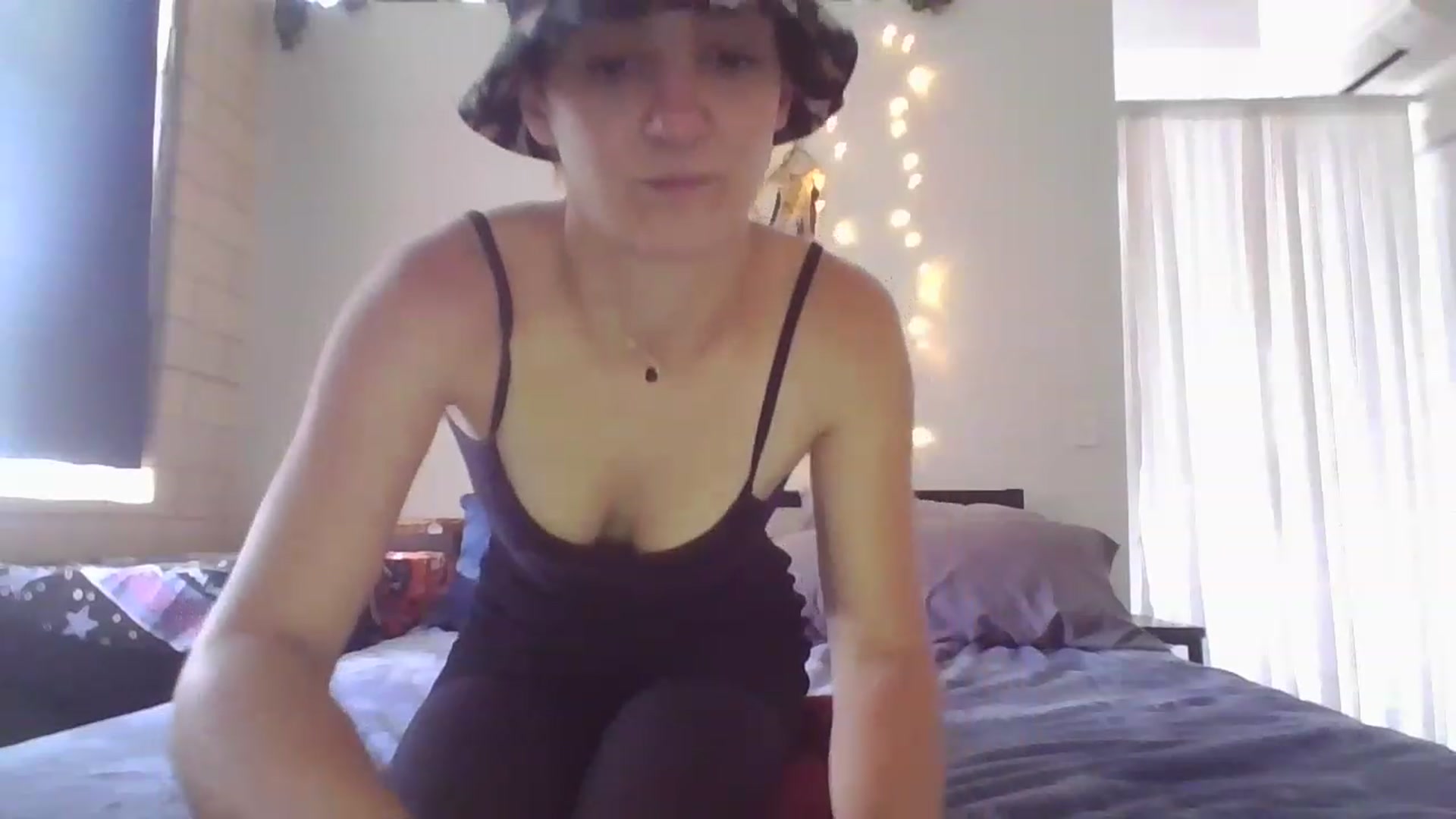 Gallery image thumbnail from DjDreamKitten's myfreecams stream on, 05/04/2023, 16:26 image 9 of 20