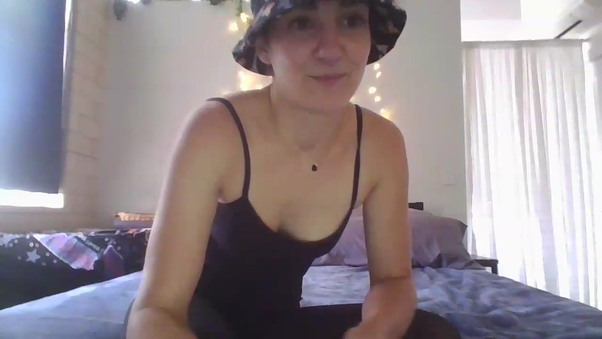 Gallery image thumbnail from DjDreamKitten's myfreecams stream on, 05/04/2023, 16:26 image 3 of 20
