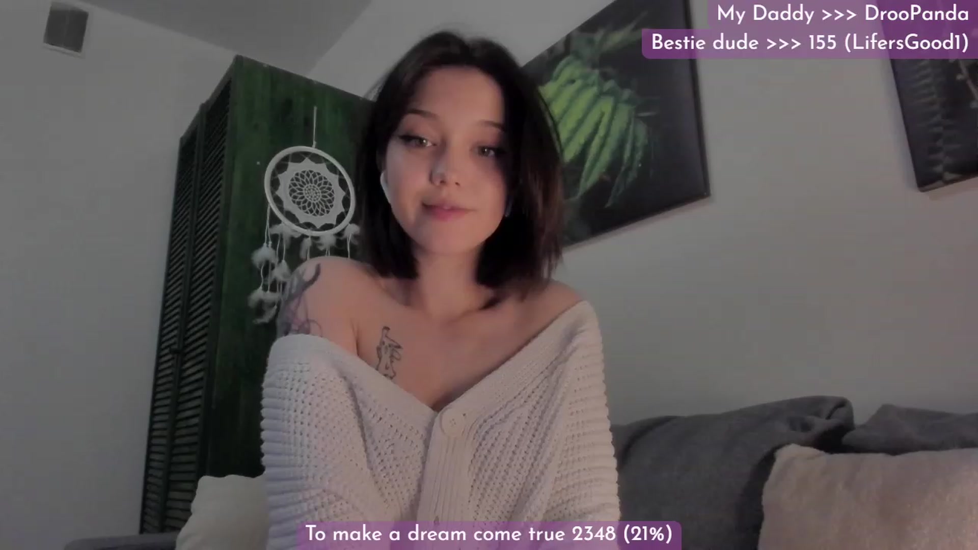 Gallery image thumbnail from Dj_Lilu's myfreecams stream on, 06/08/2023, 16:32 image 6 of 20